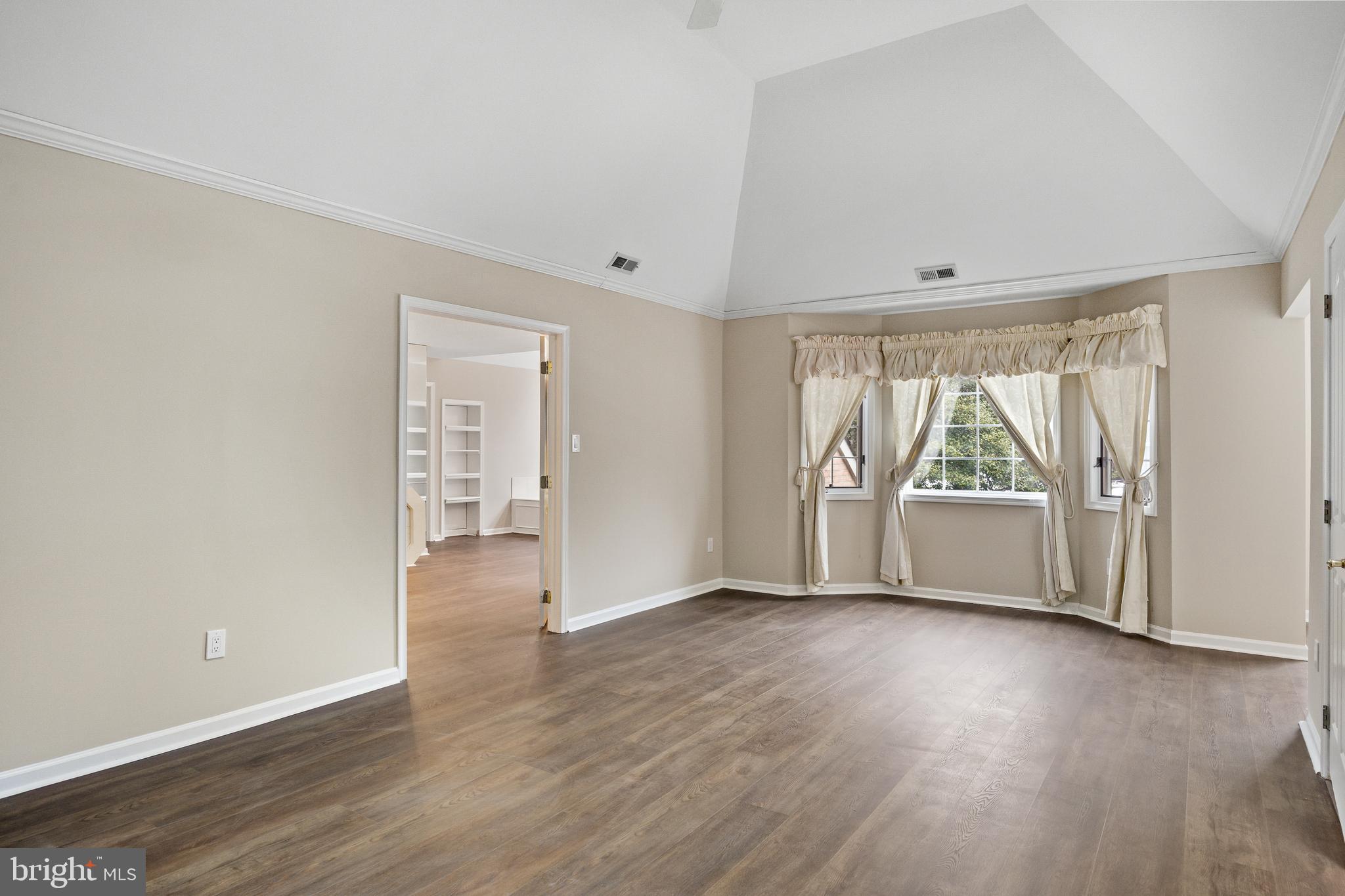 LOST TREE - Residential