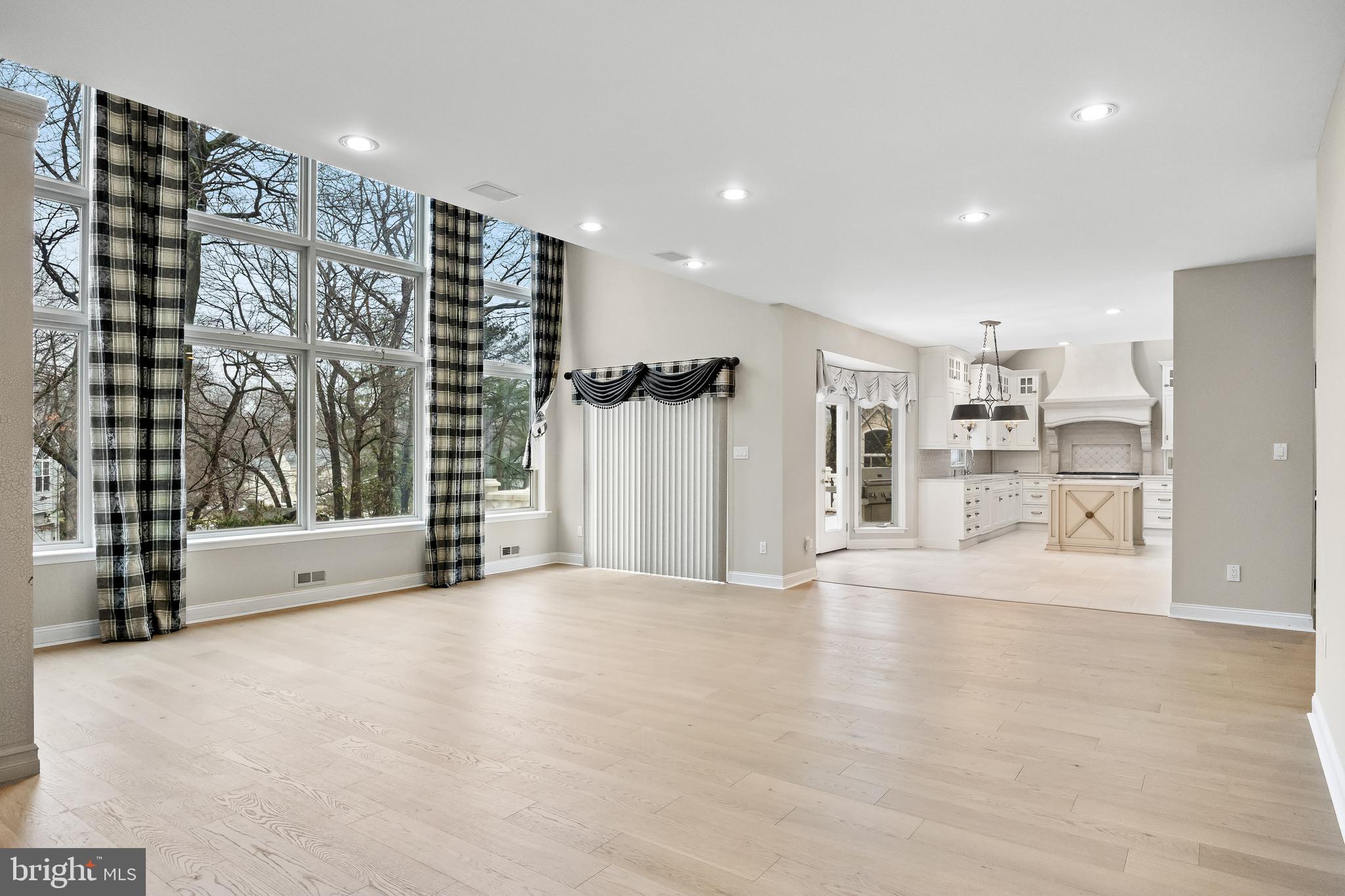 LOST TREE - Residential