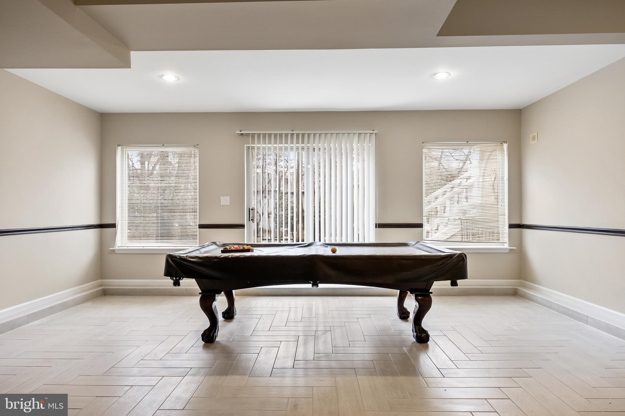 LOST TREE - Residential