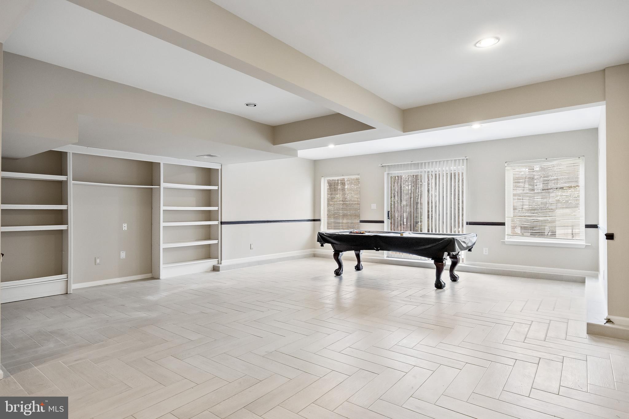 LOST TREE - Residential