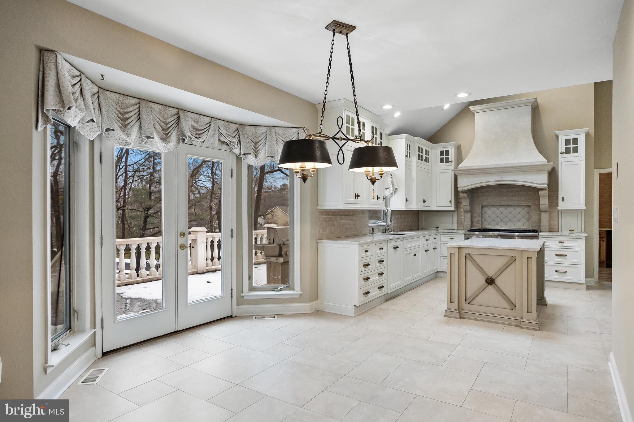 LOST TREE - Residential