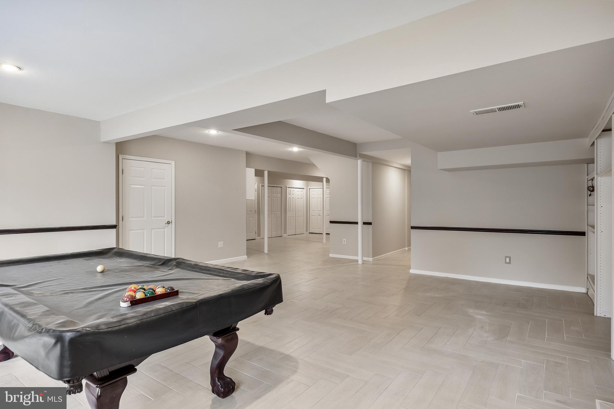 LOST TREE - Residential