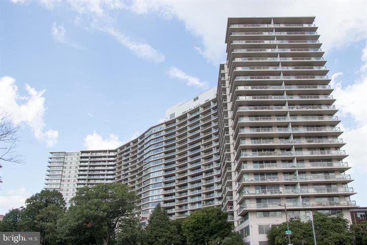 Easy living in this doorman building with on site amenities including a bank, restaurant/bar, grocery store, pharmacy and more.  This nicely sized one bedroom unit has the added value of a separate space behind French doors that can be used for a den, office, extra sleeping area or just a quiet reading room.  The light filled living/dining room is large enough to host a small intimate  group or a larger dinner party. The oversized bedroom has plenty of space for a king size bed and there is a walk in closet. All utilities, cable and bus service 6 days a week around the city are included in the monthly HOA fee. The  indoor/outdoor pools  and exercise rooms are free for every resident. Valet parking is $170/month on a first come first serve basis. You are  across the street from the Art Museum and within a two block walk of Whole Foods, Boat House Row and additional restaurants on Fairmount Ave.  This is a no smoking &  no pet ( except for service animals ) building.  All your basic essentials are an elevator away or you can get on the free condo bus for all your shopping needs. Come see this inviting unit before it is gone.