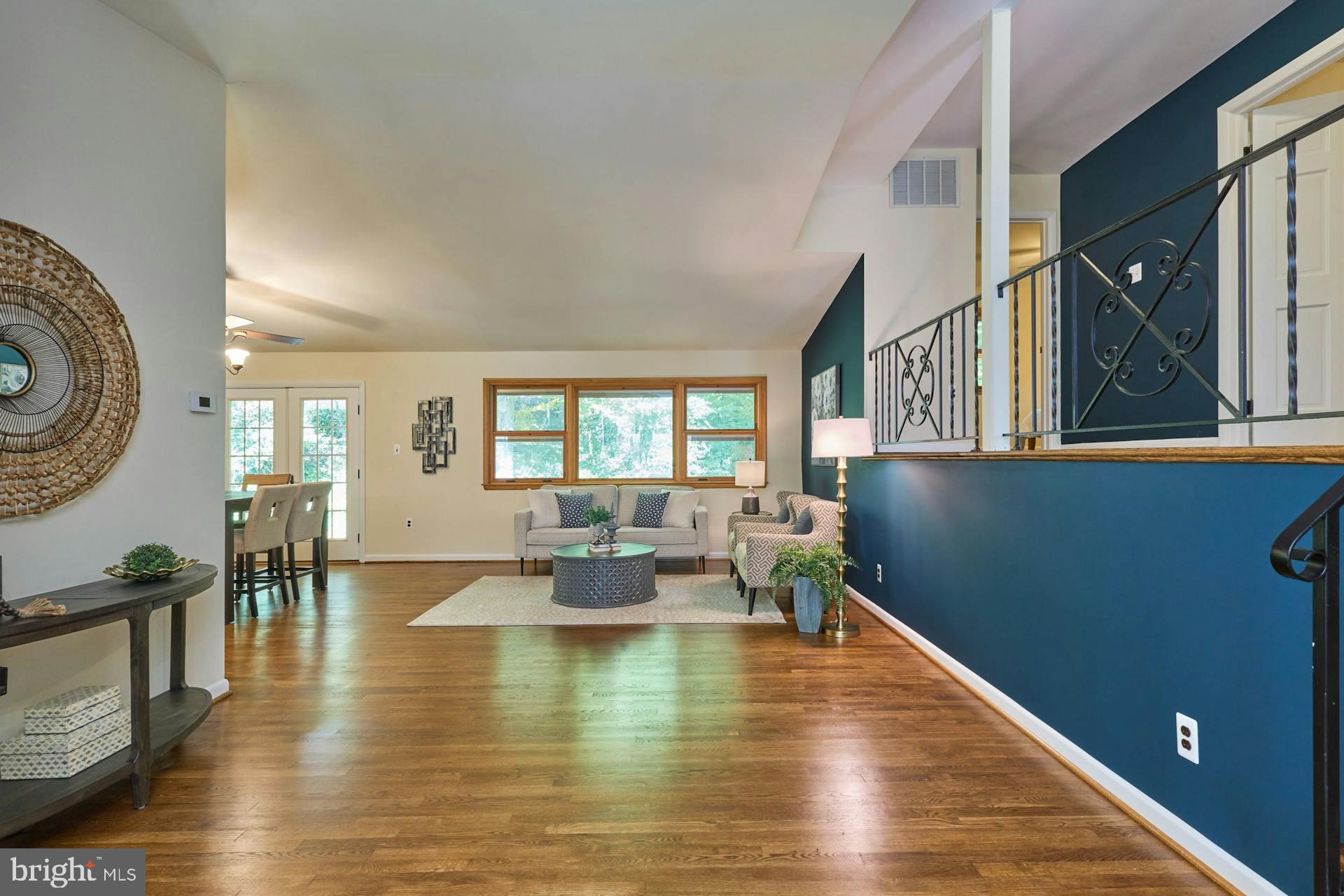 TALL OAKS - Residential