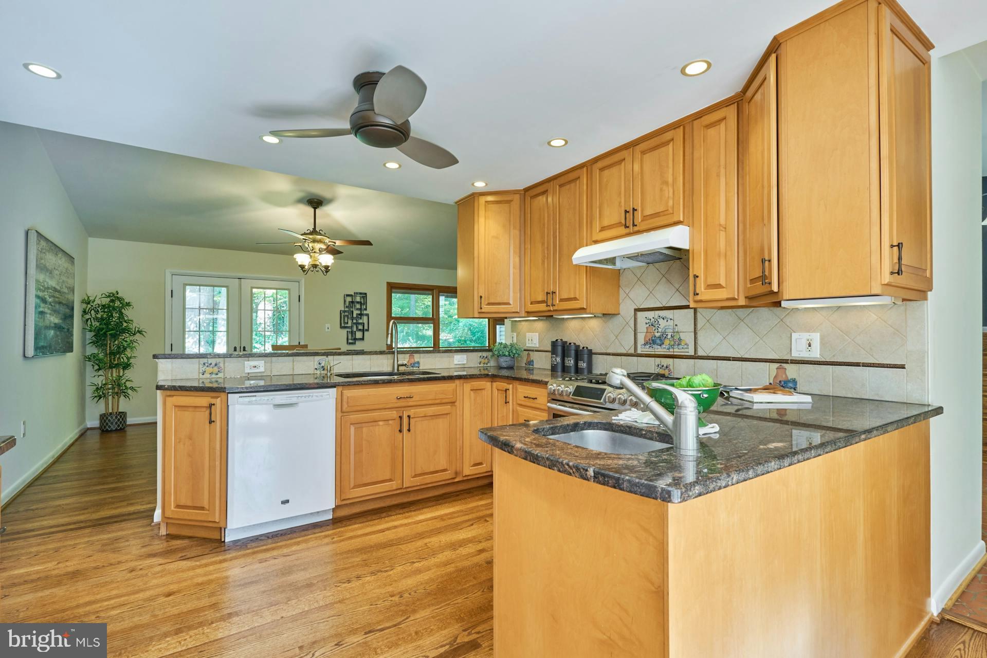 TALL OAKS - Residential