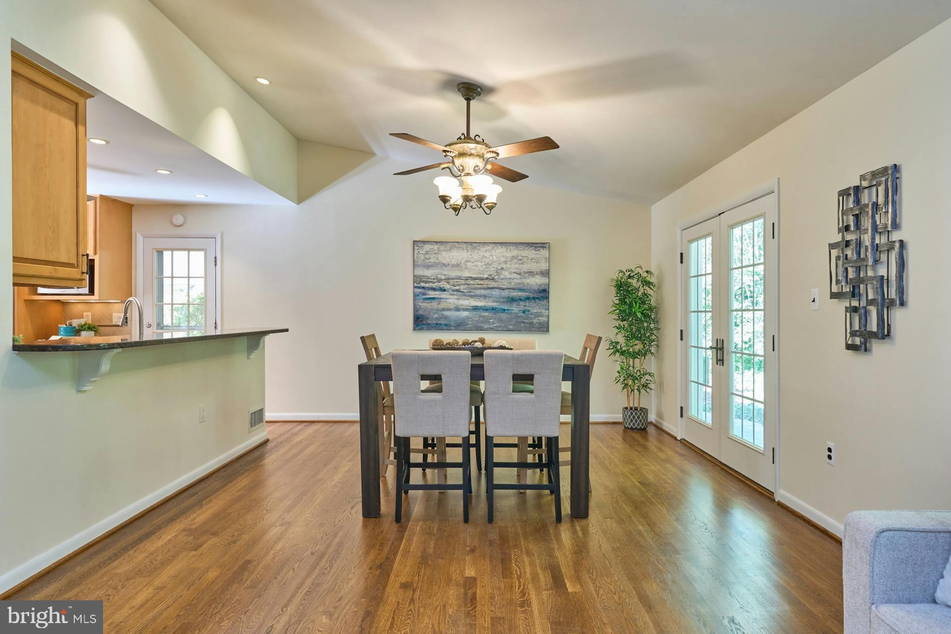 TALL OAKS - Residential