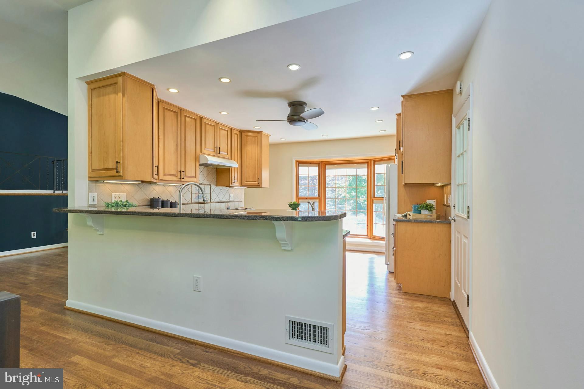 TALL OAKS - Residential