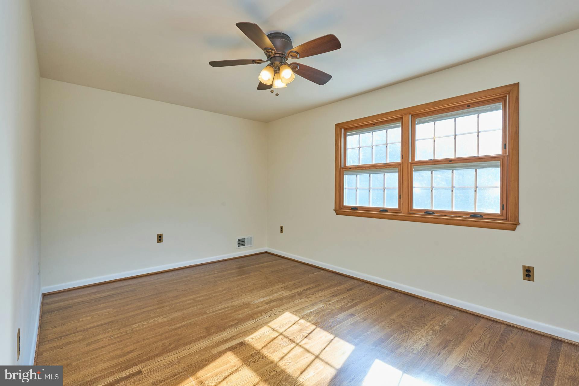 TALL OAKS - Residential