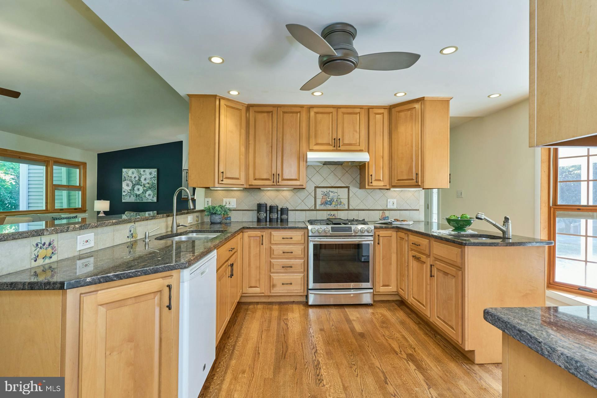 TALL OAKS - Residential