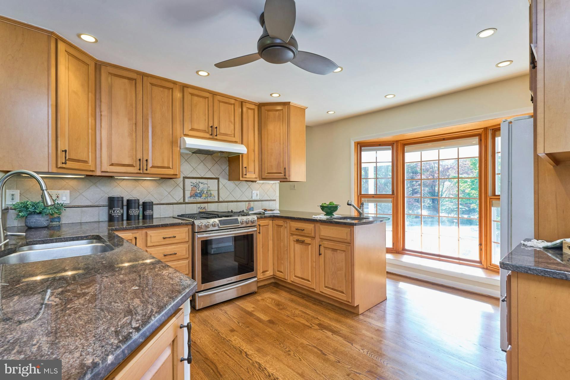 TALL OAKS - Residential