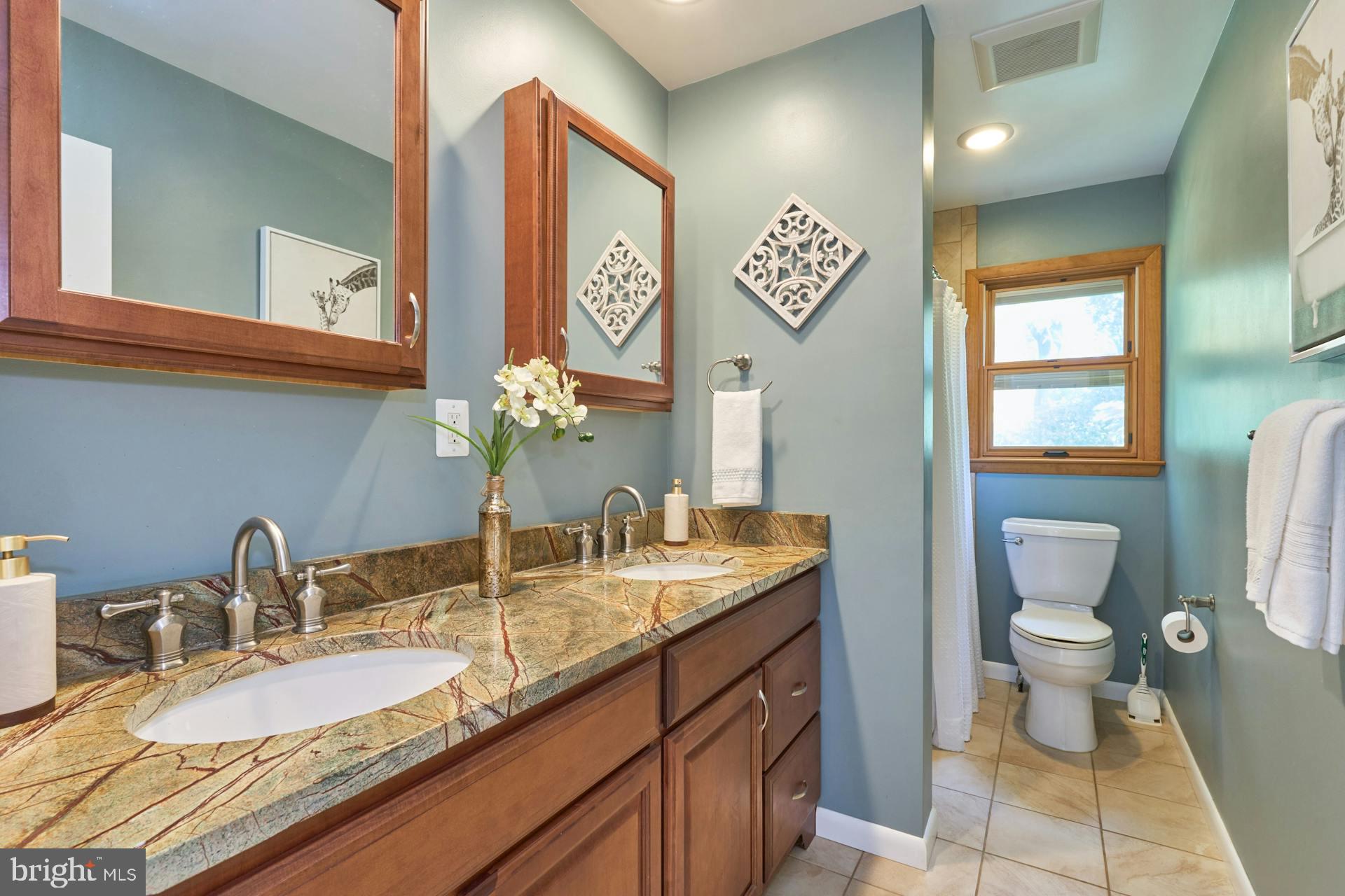 TALL OAKS - Residential