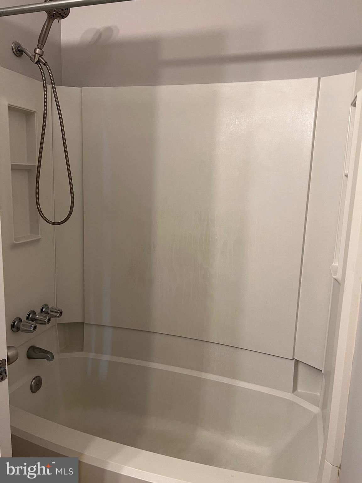 SENECA PARK - Residential