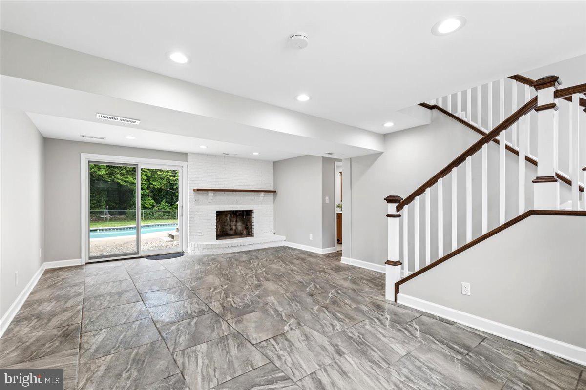 WEST MAGOTHY MANOR - Residential