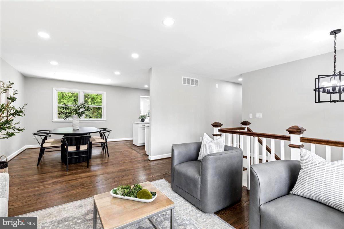 WEST MAGOTHY MANOR - Residential