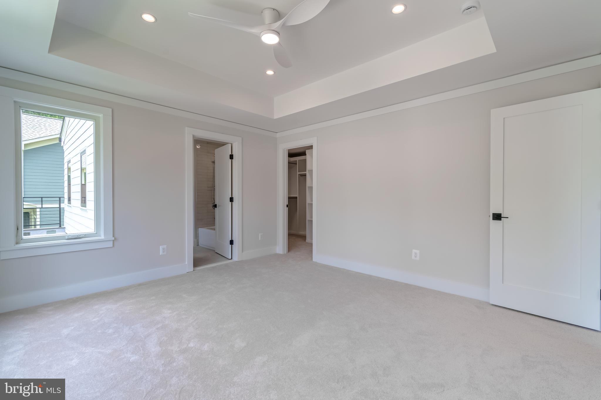 VIENNA WOODS - Residential