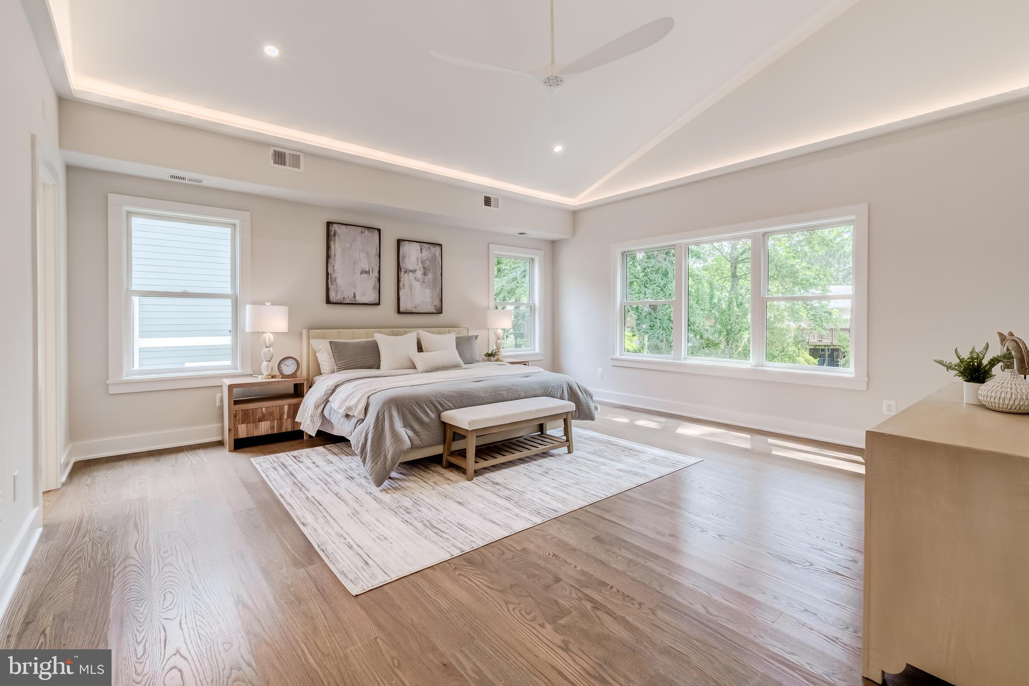 VIENNA WOODS - Residential