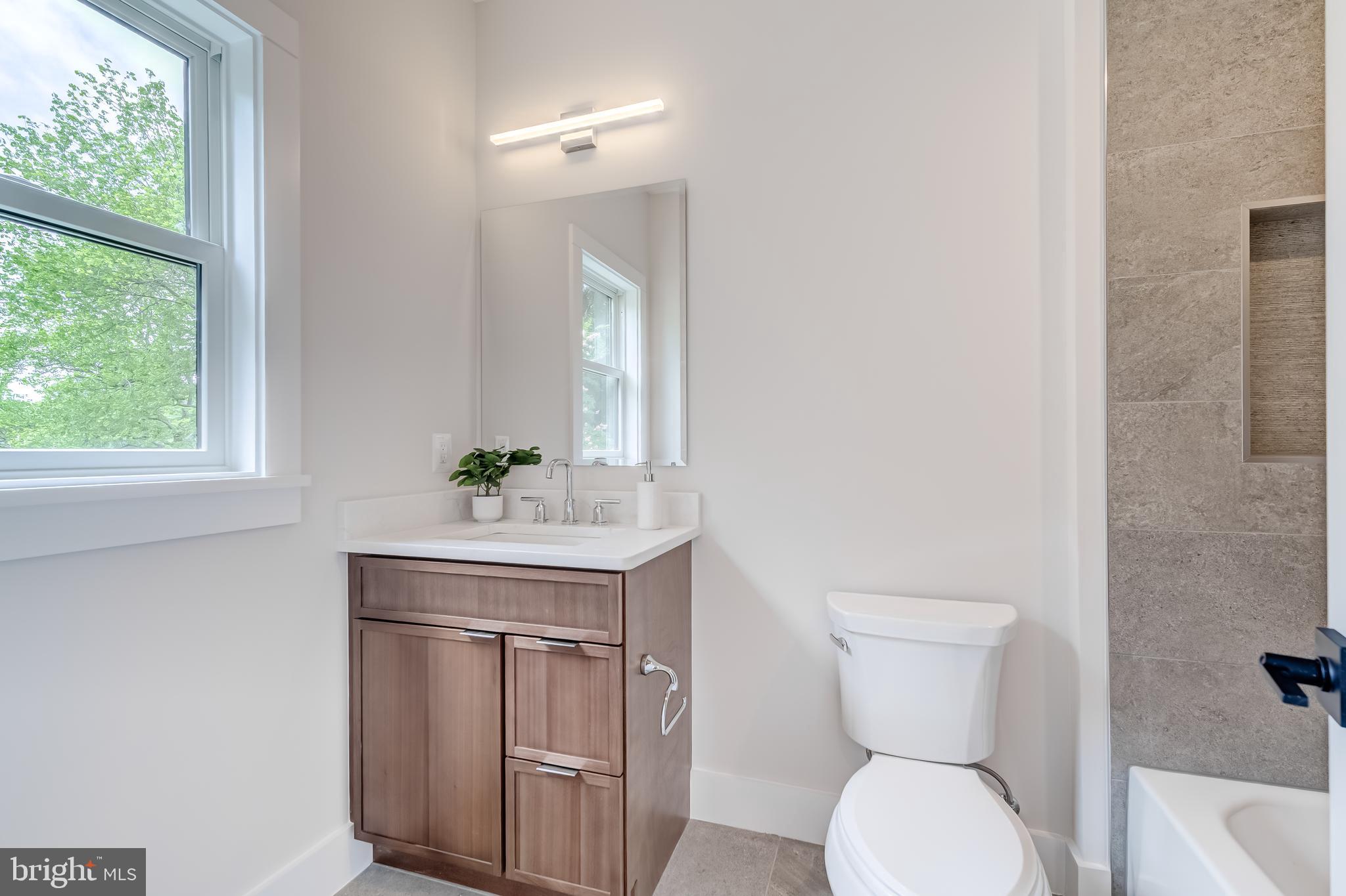 VIENNA WOODS - Residential