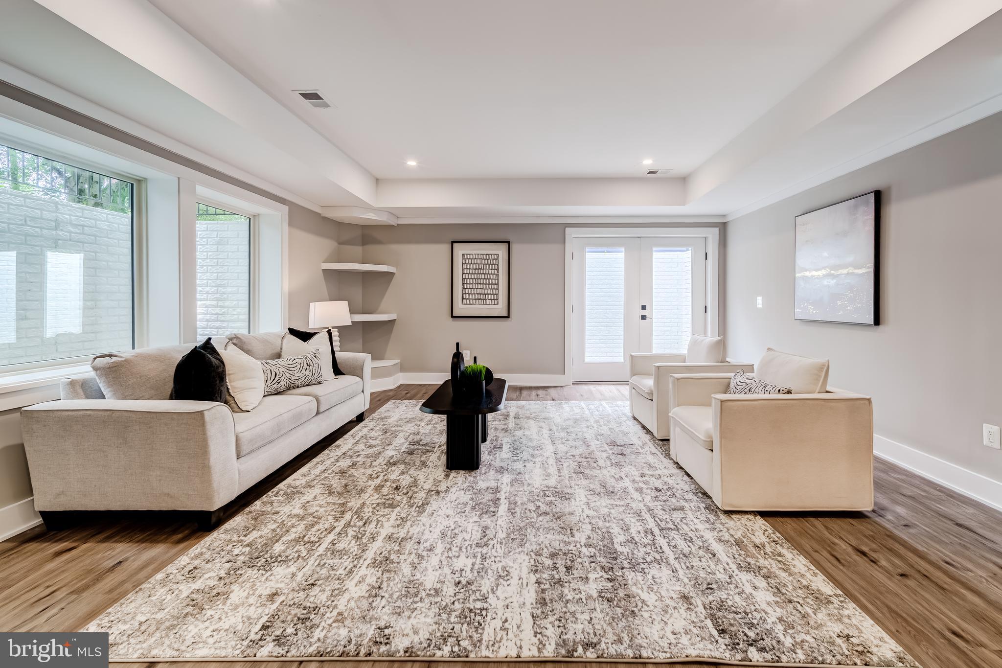 VIENNA WOODS - Residential