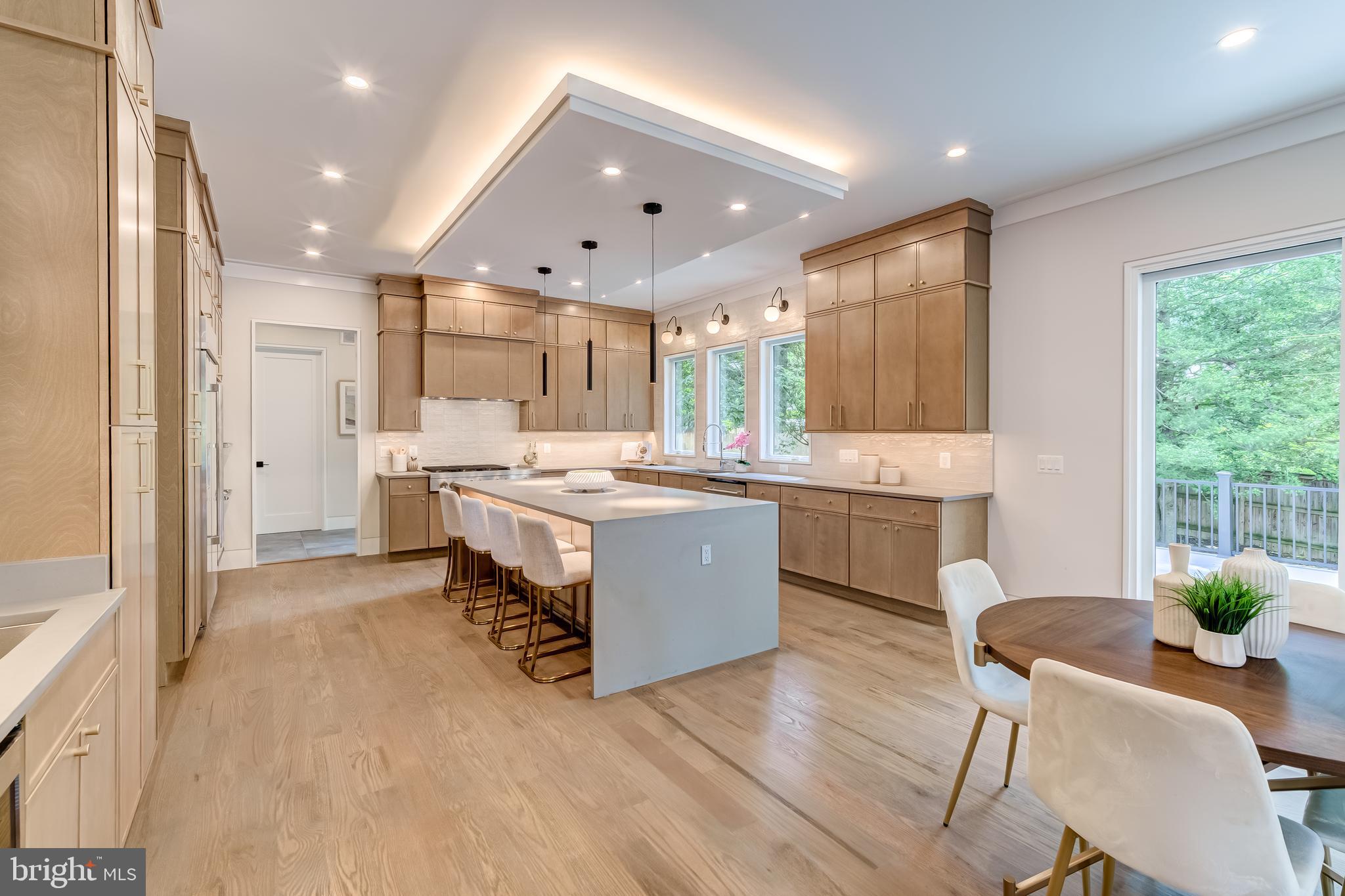 VIENNA WOODS - Residential