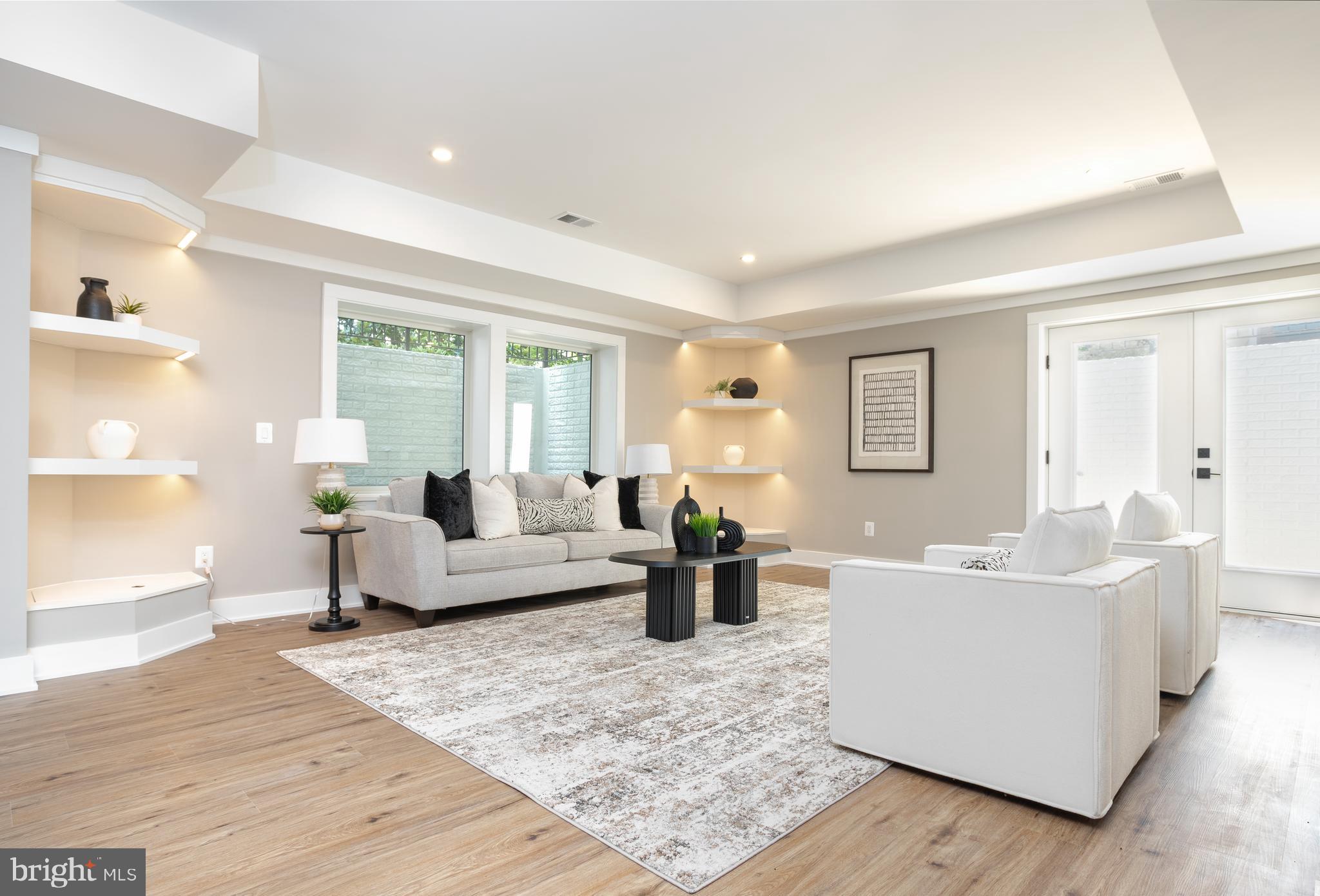 VIENNA WOODS - Residential