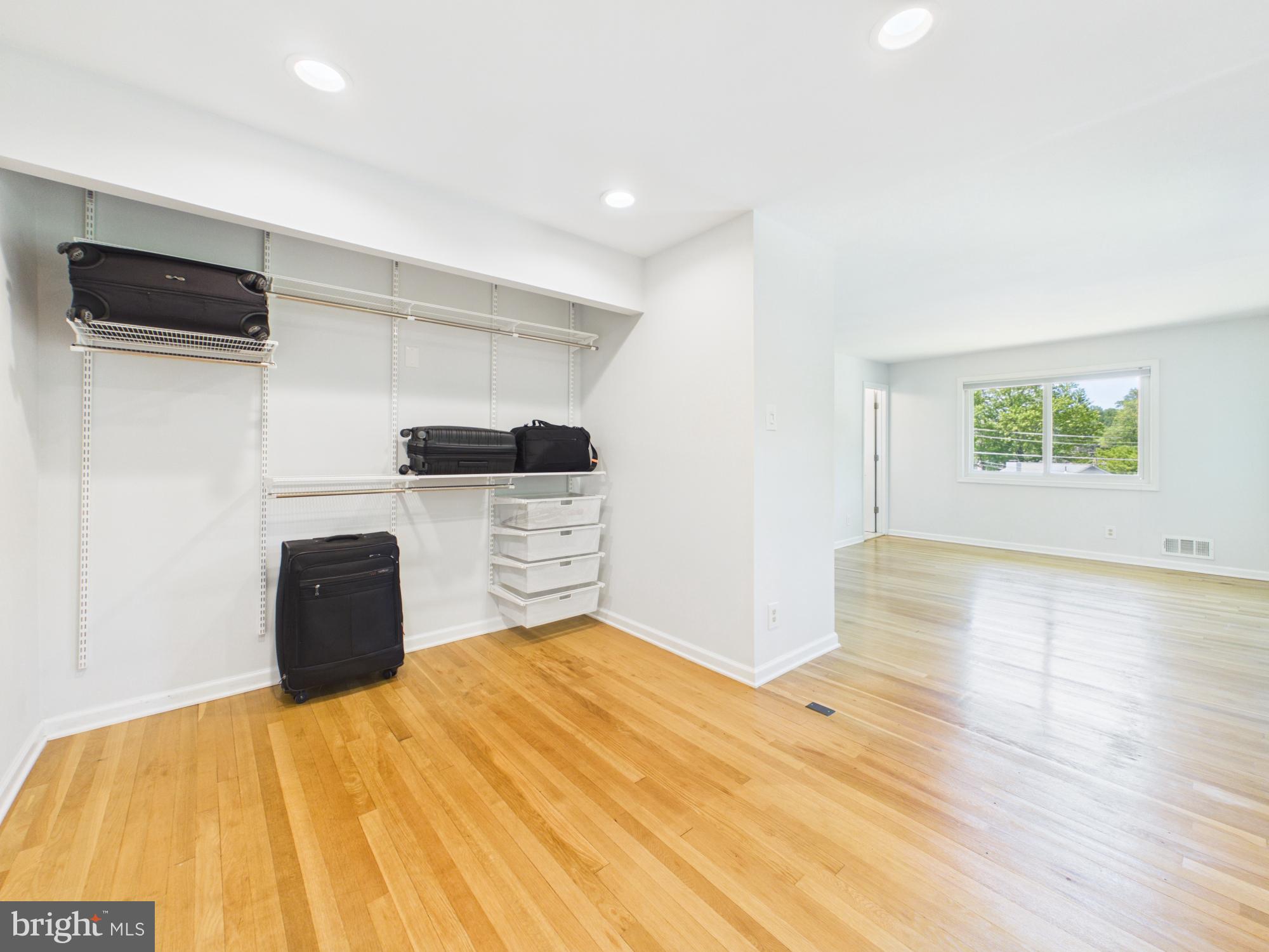 NORTH SPRINGFIELD - Residential