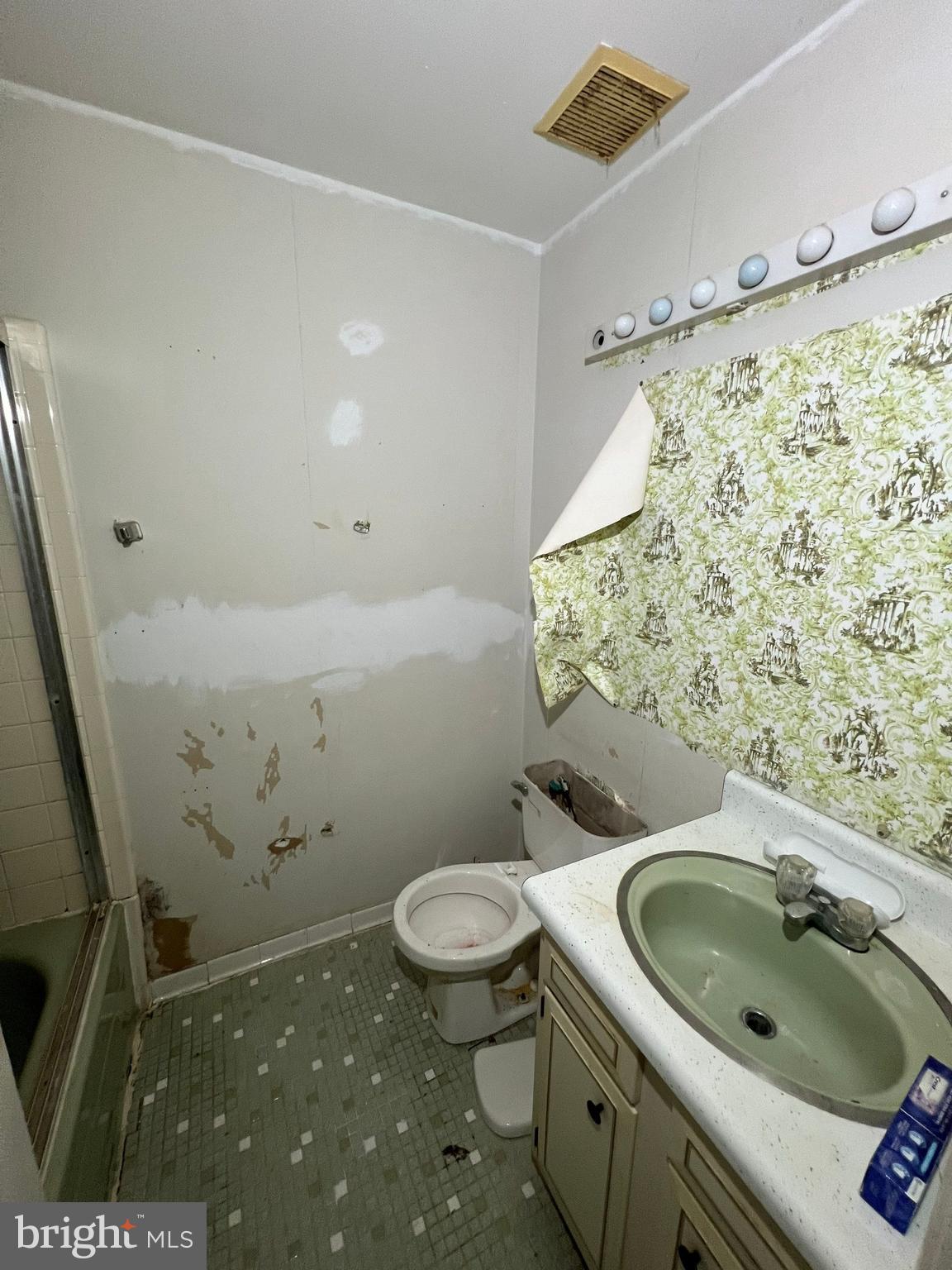 PINEWOOD HILL - Residential