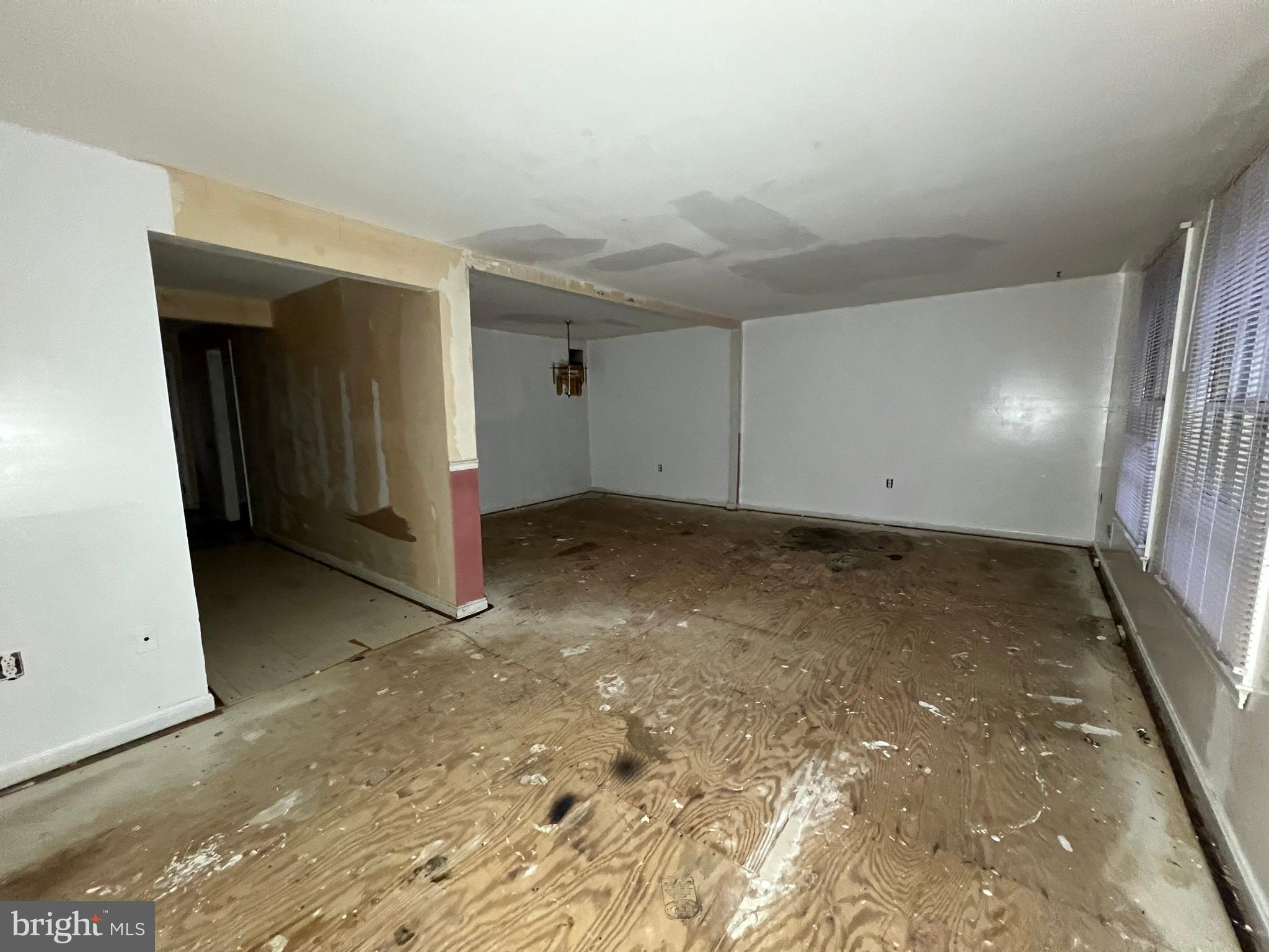 PINEWOOD HILL - Residential