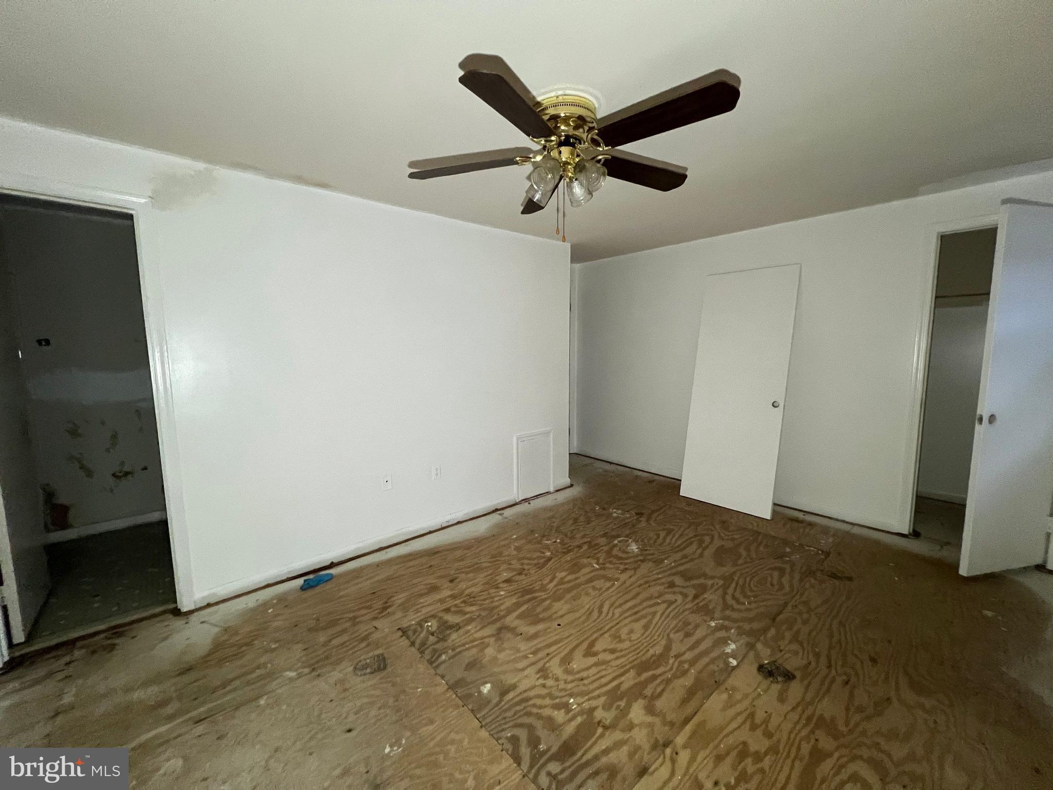 PINEWOOD HILL - Residential