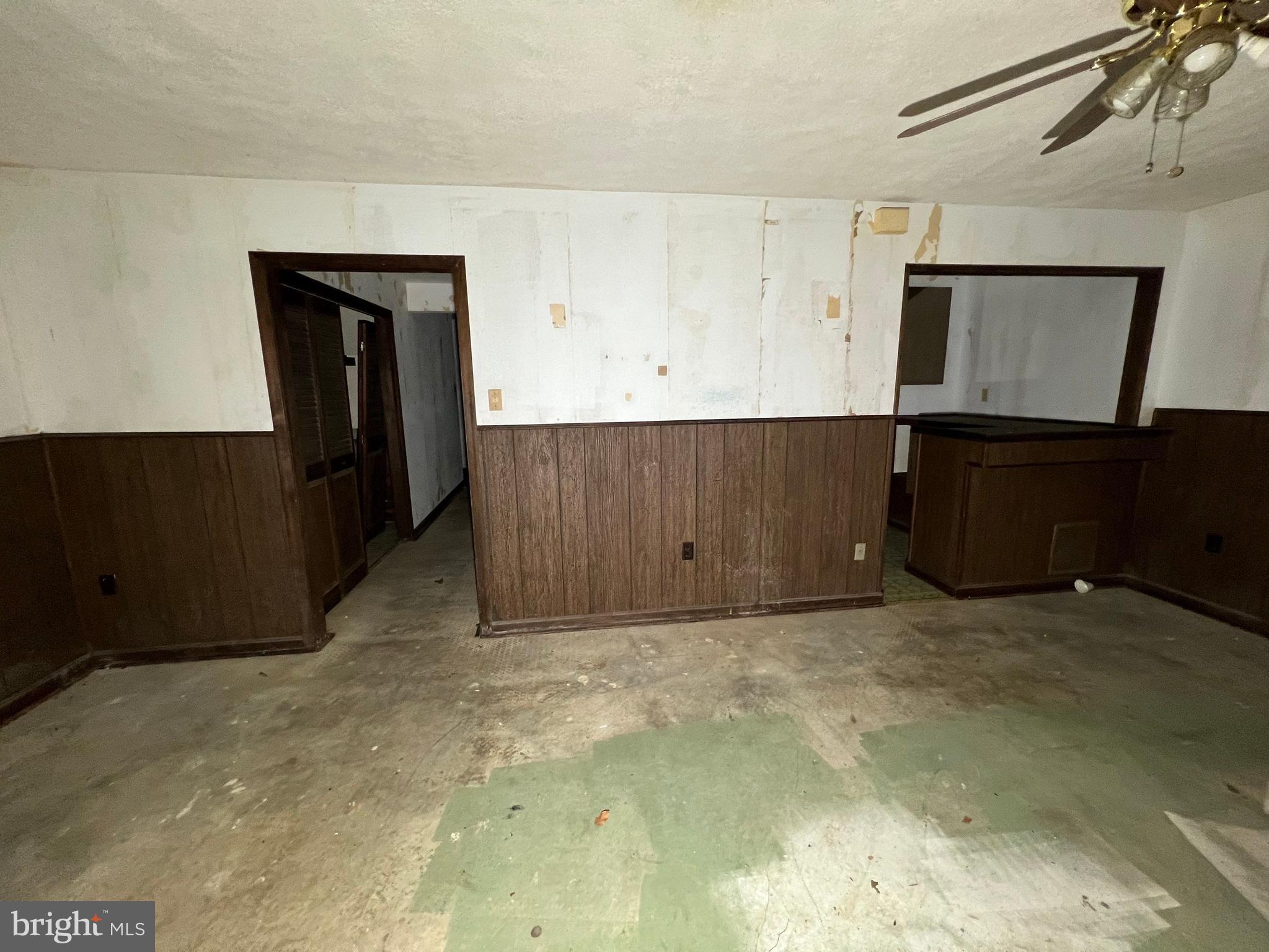 PINEWOOD HILL - Residential