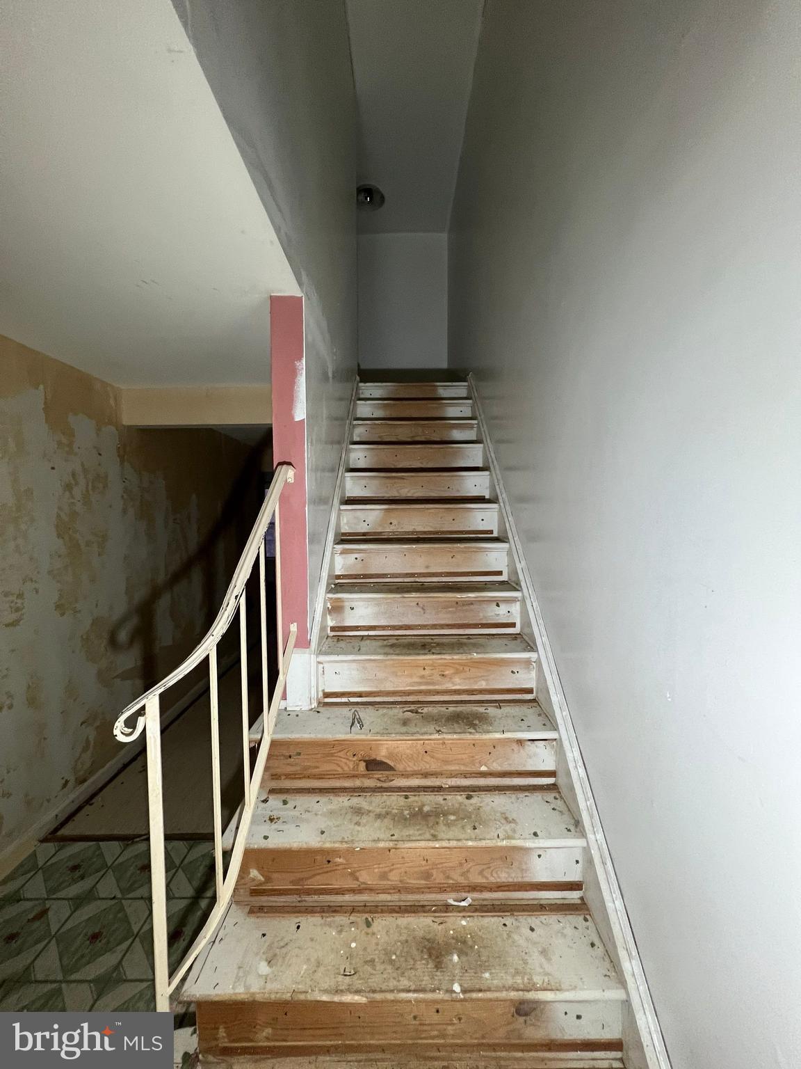 PINEWOOD HILL - Residential