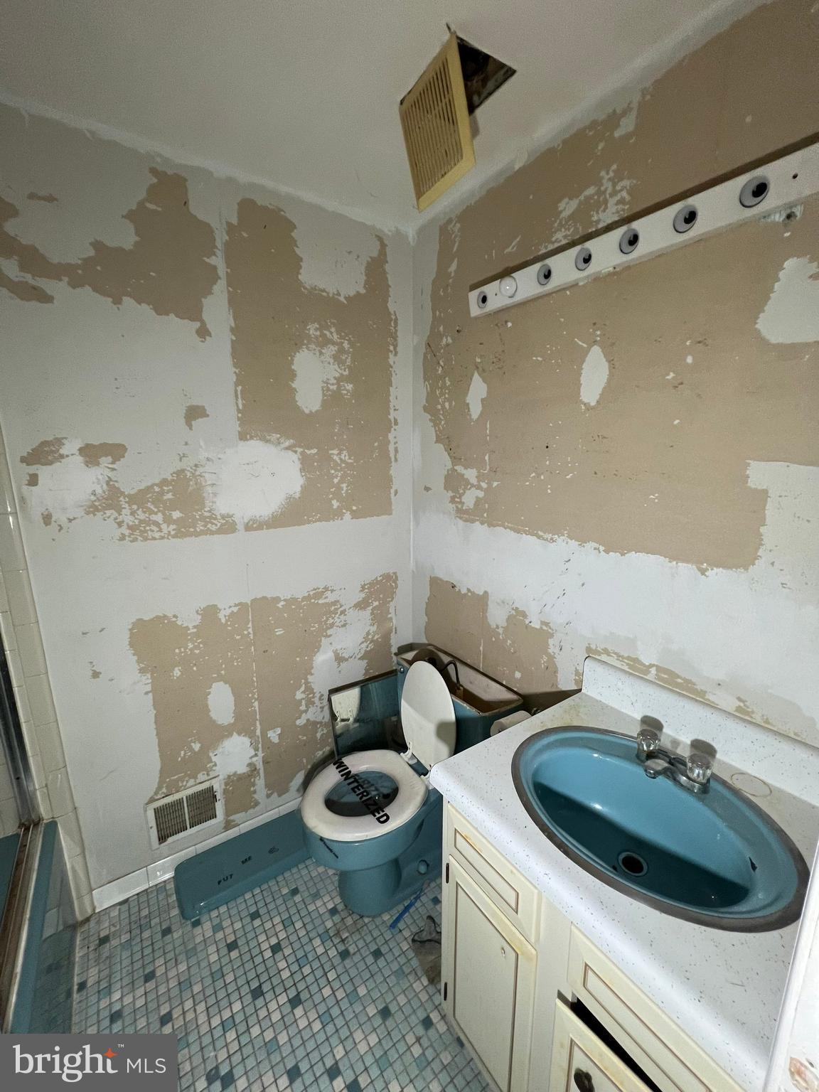 PINEWOOD HILL - Residential