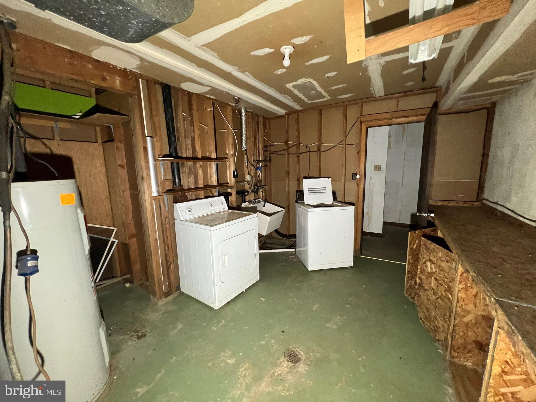 PINEWOOD HILL - Residential