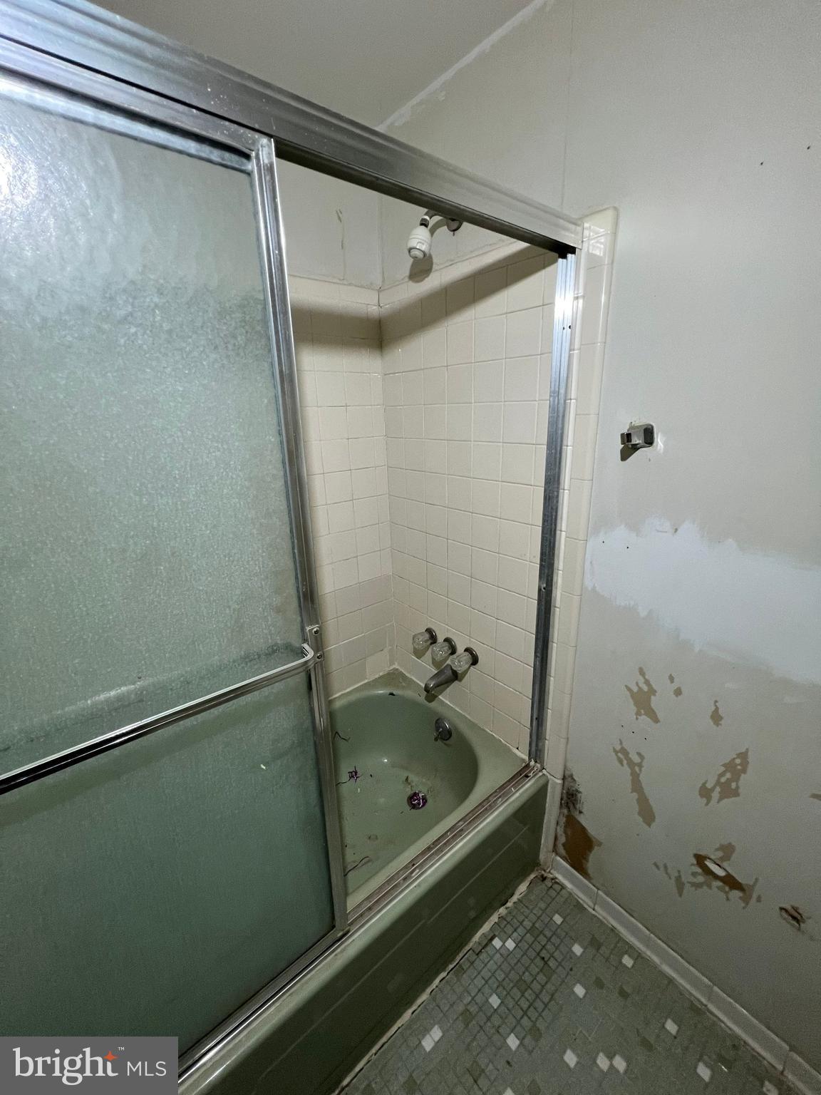 PINEWOOD HILL - Residential