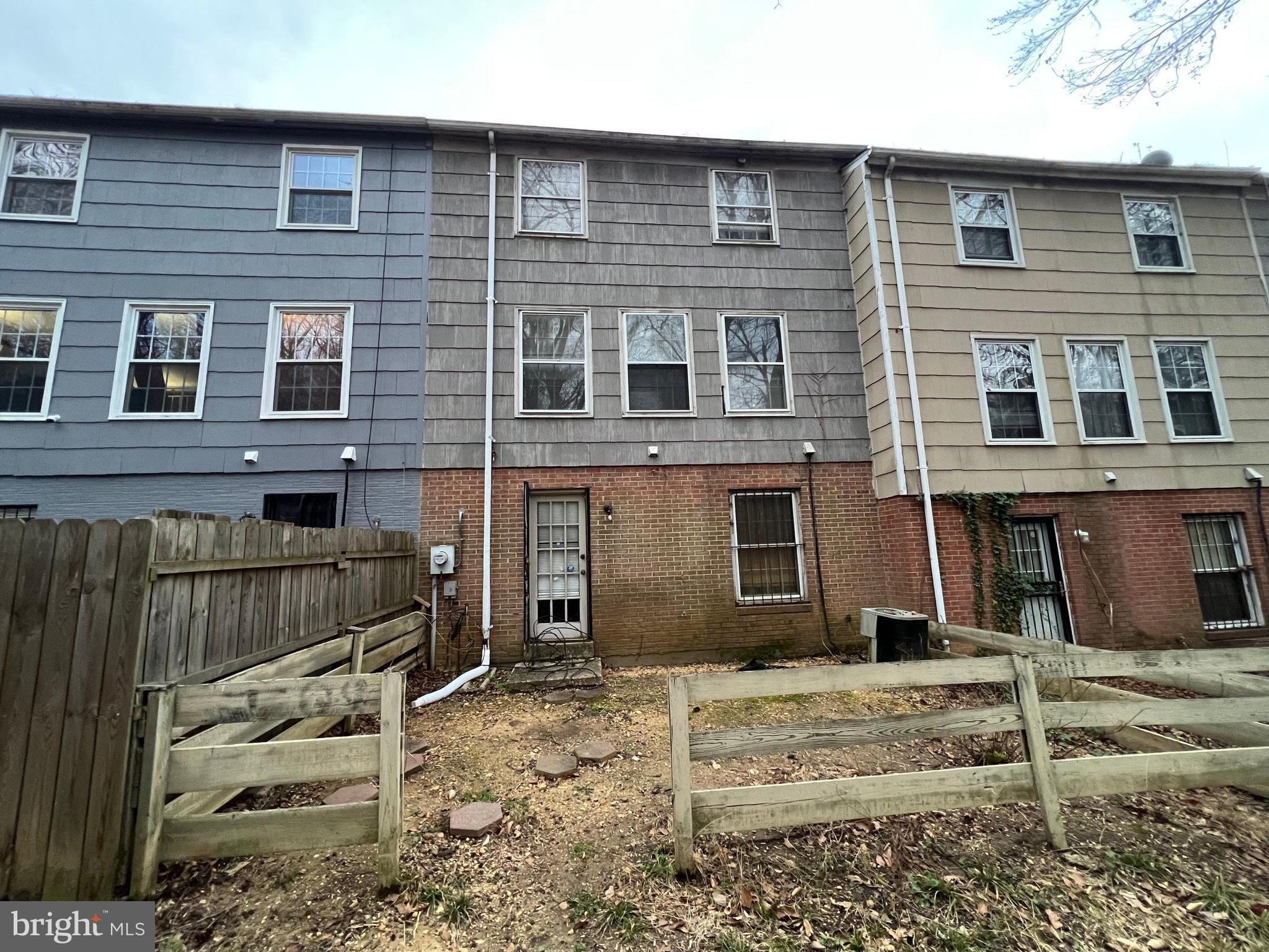 PINEWOOD HILL - Residential