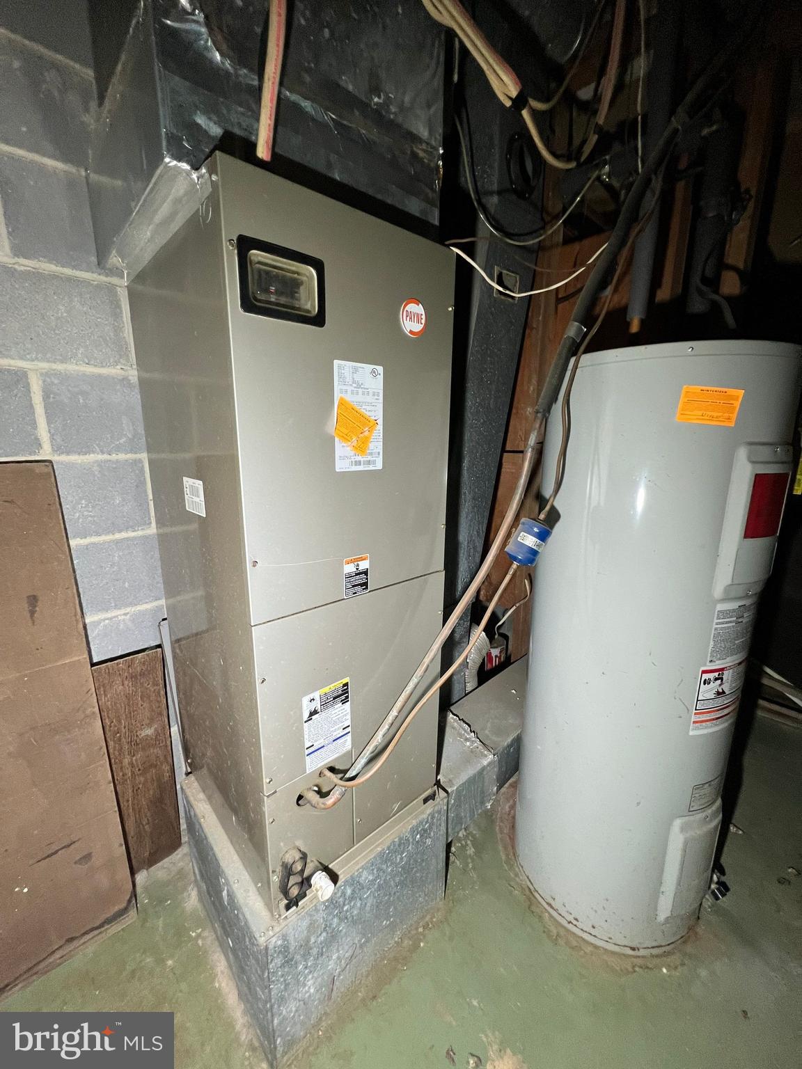 PINEWOOD HILL - Residential