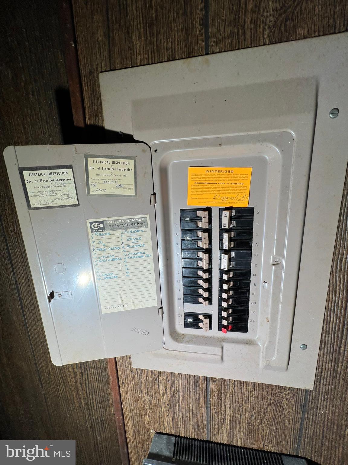 PINEWOOD HILL - Residential