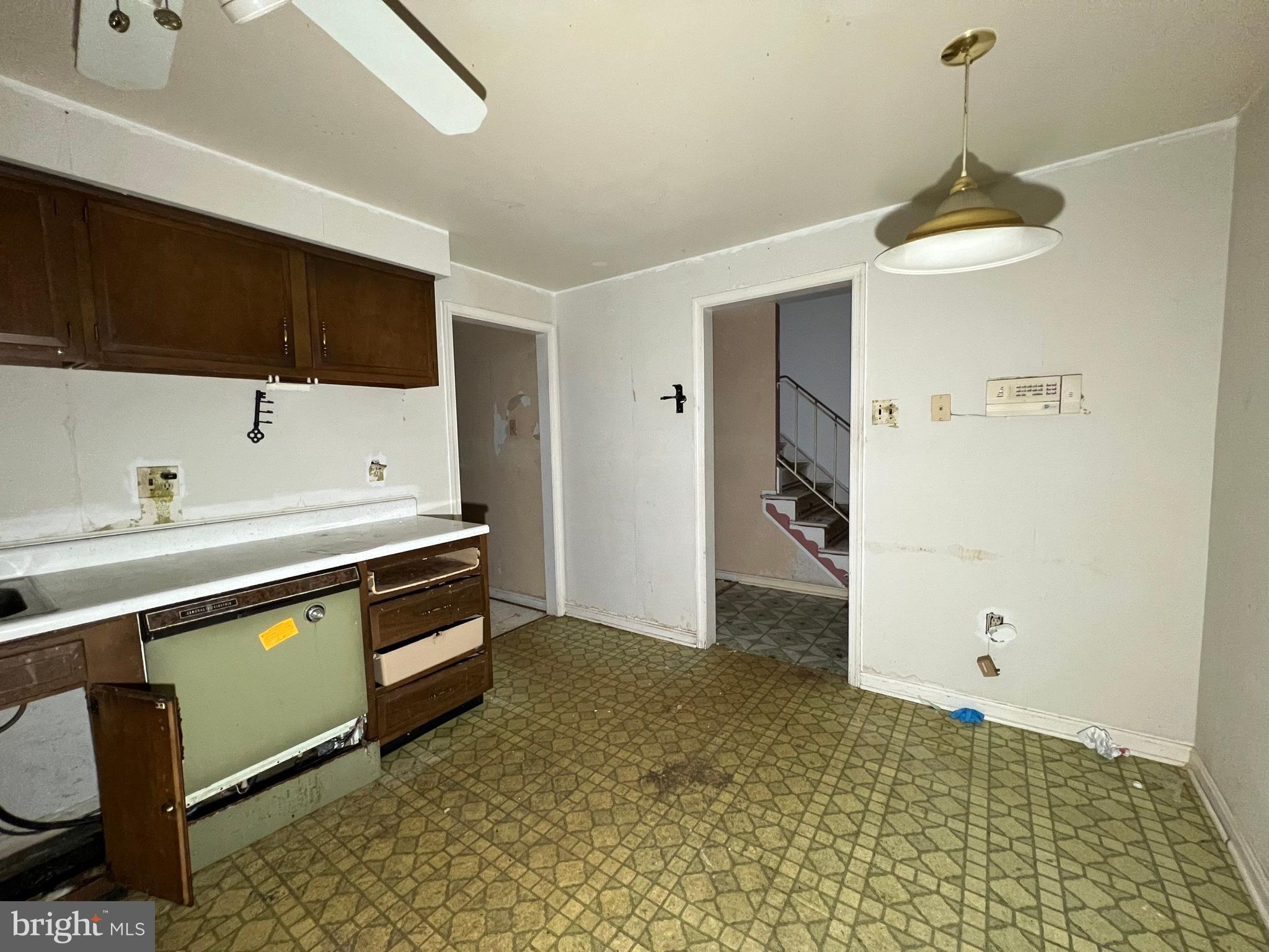 PINEWOOD HILL - Residential