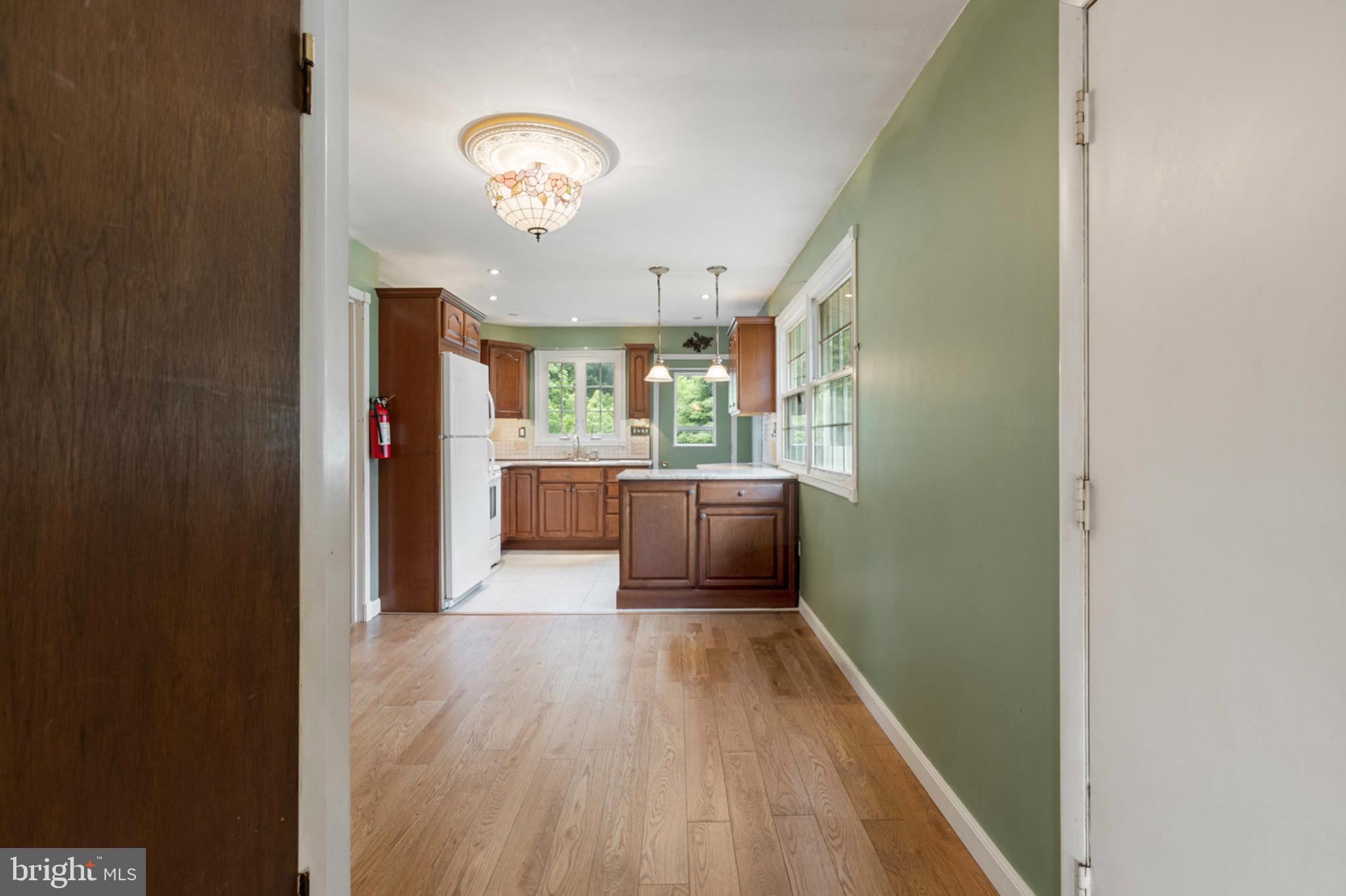 21 JERRYS AVENUE