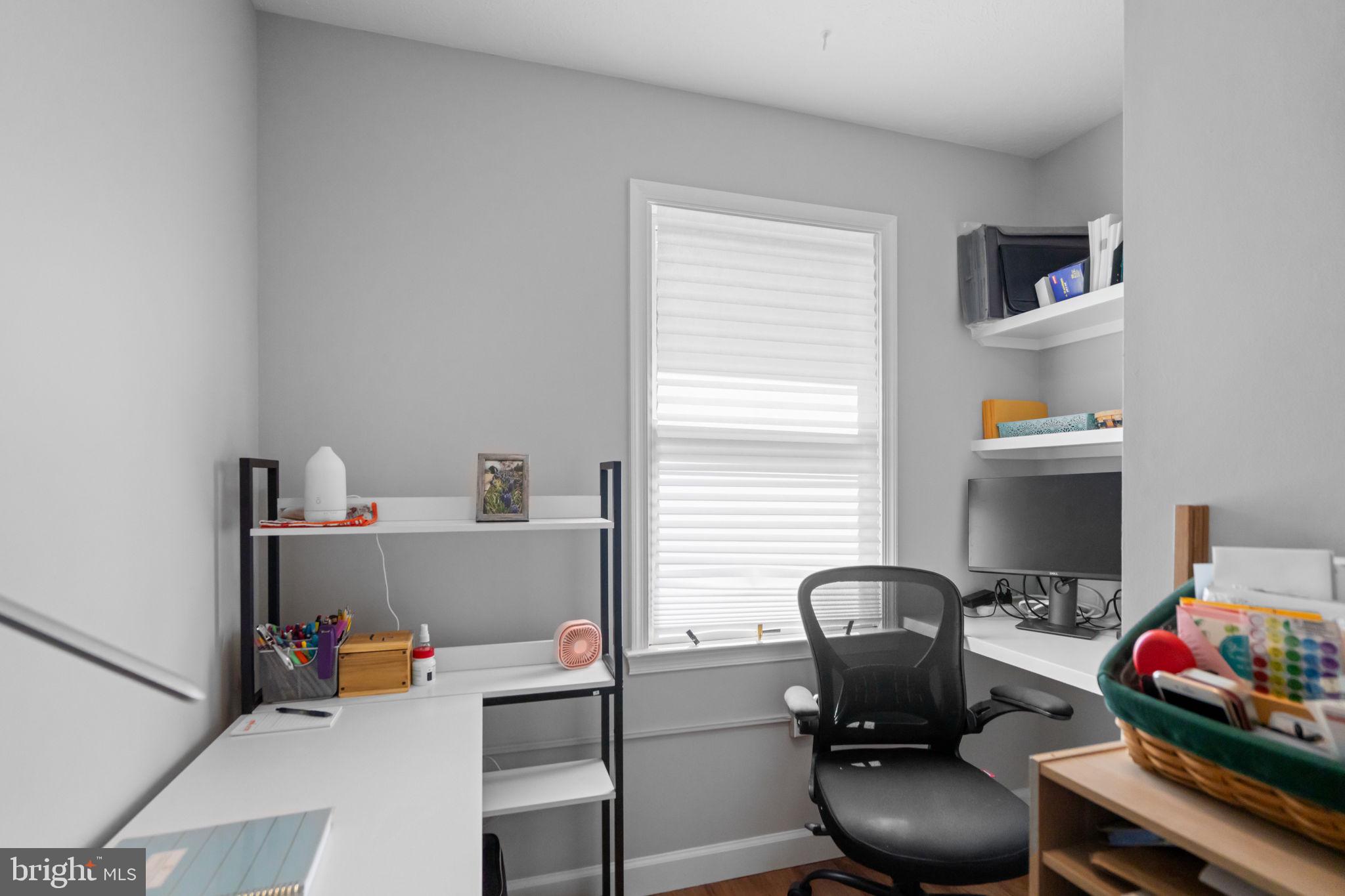 THUNDERBIRD FARM - Residential