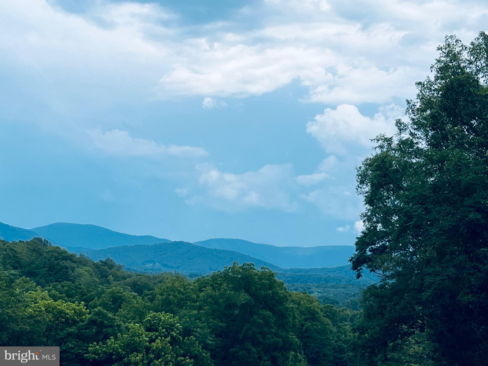 THUNDERBIRD FARM - Residential