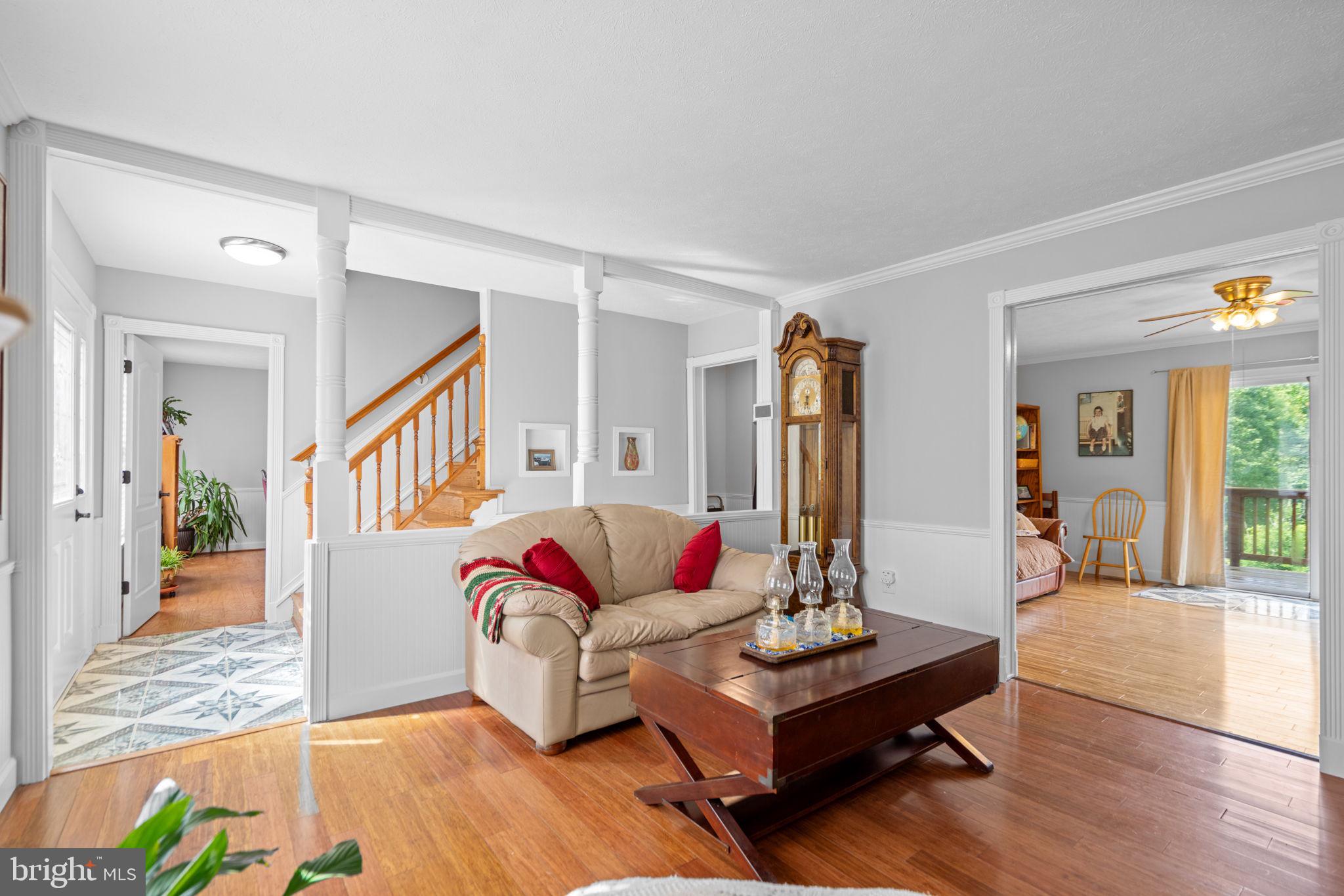 THUNDERBIRD FARM - Residential