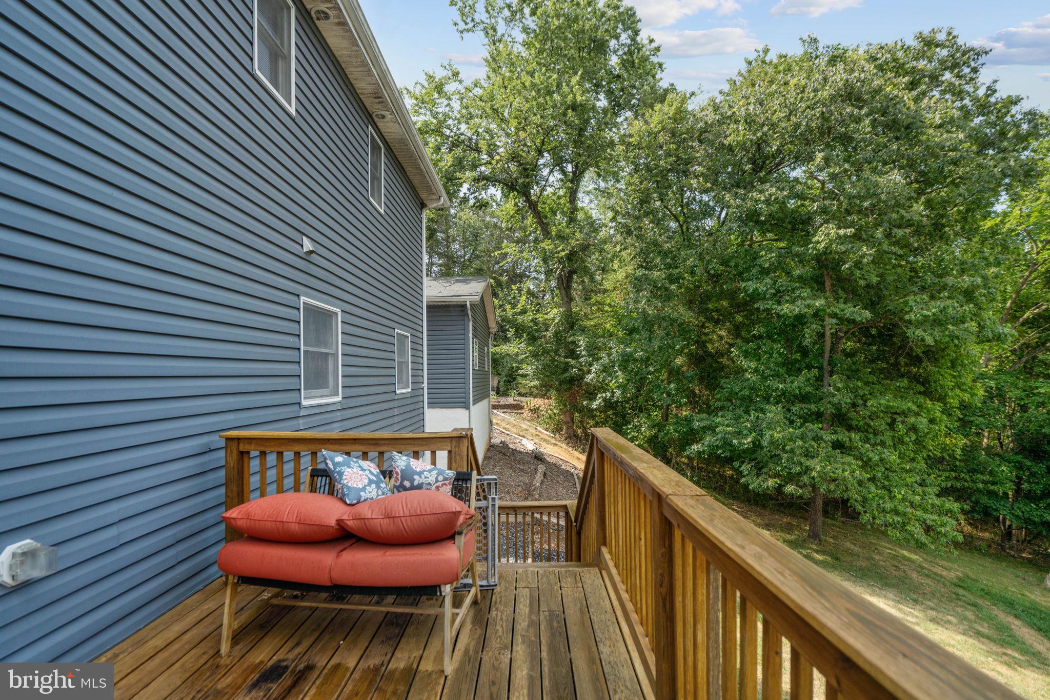 THUNDERBIRD FARM - Residential