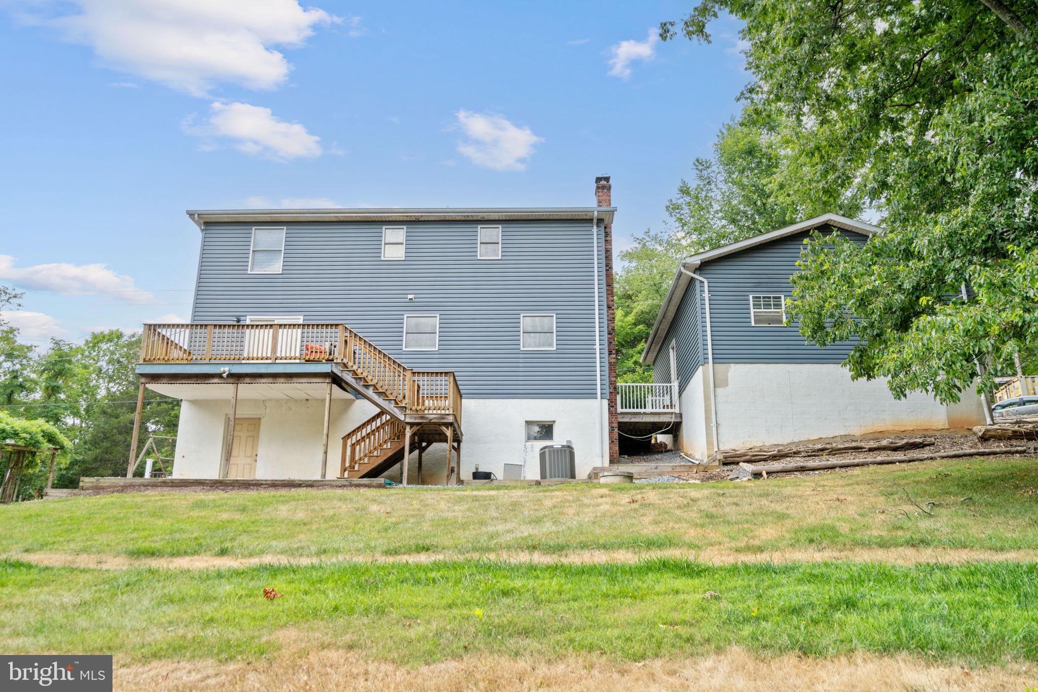 THUNDERBIRD FARM - Residential