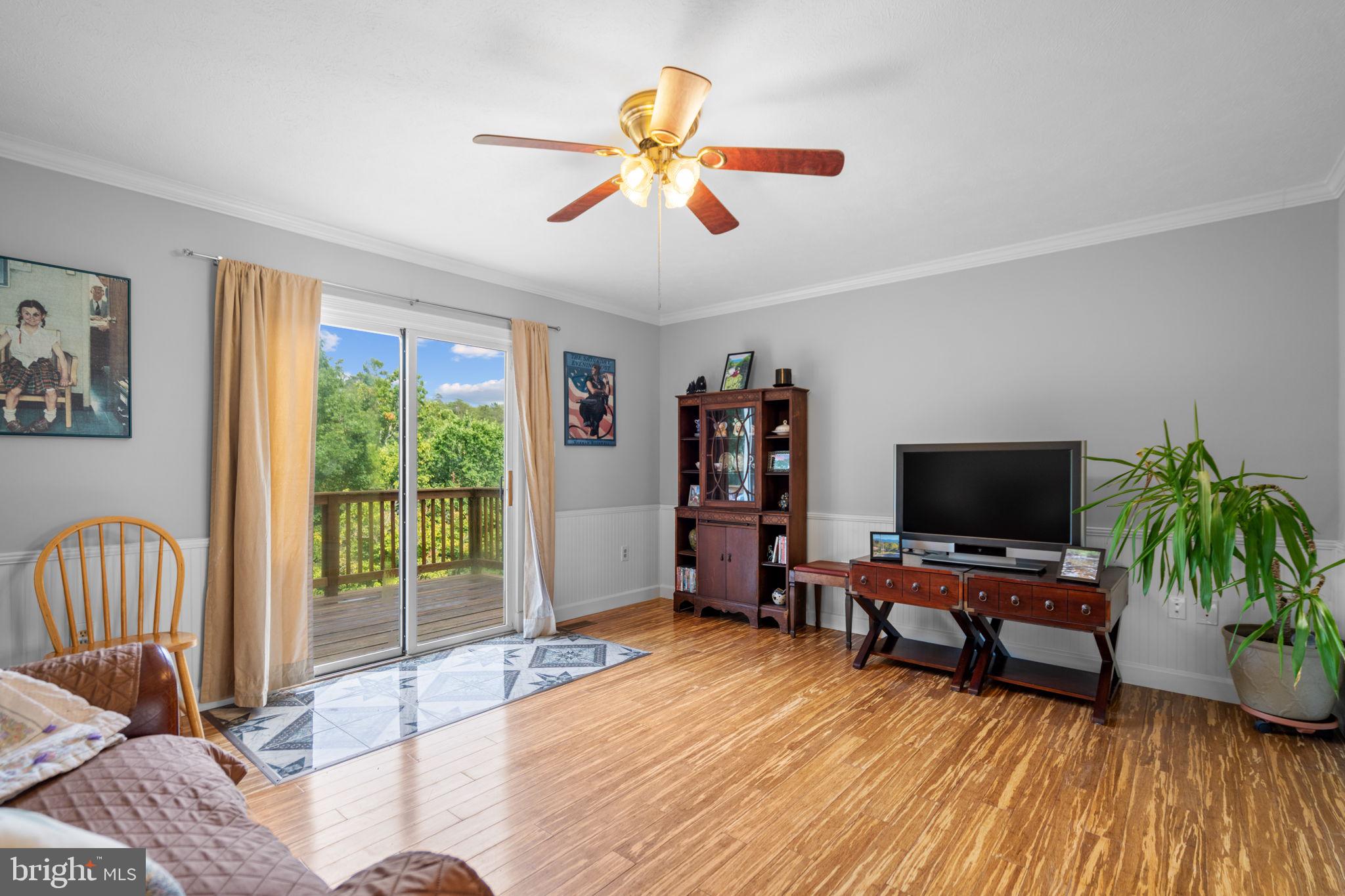 THUNDERBIRD FARM - Residential