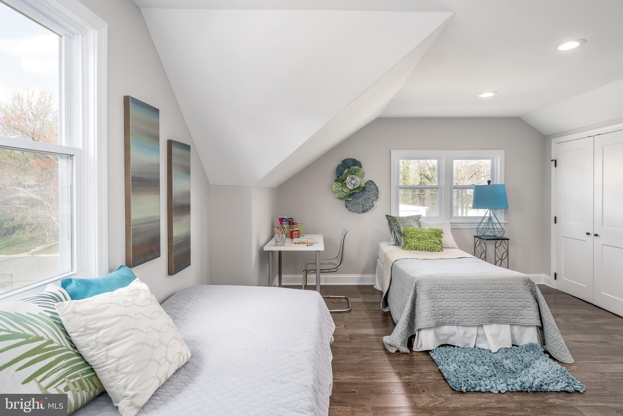 BUCKNELL MANOR - Residential