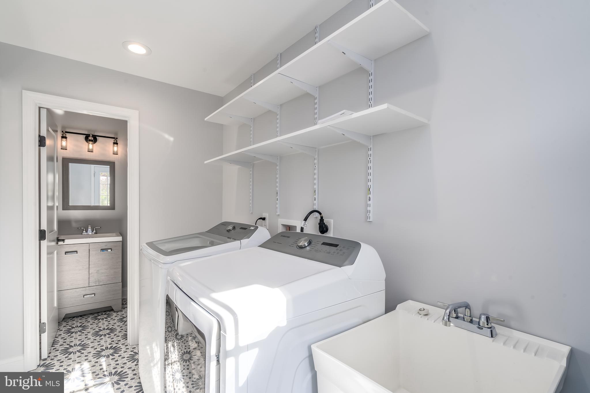 BUCKNELL MANOR - Residential