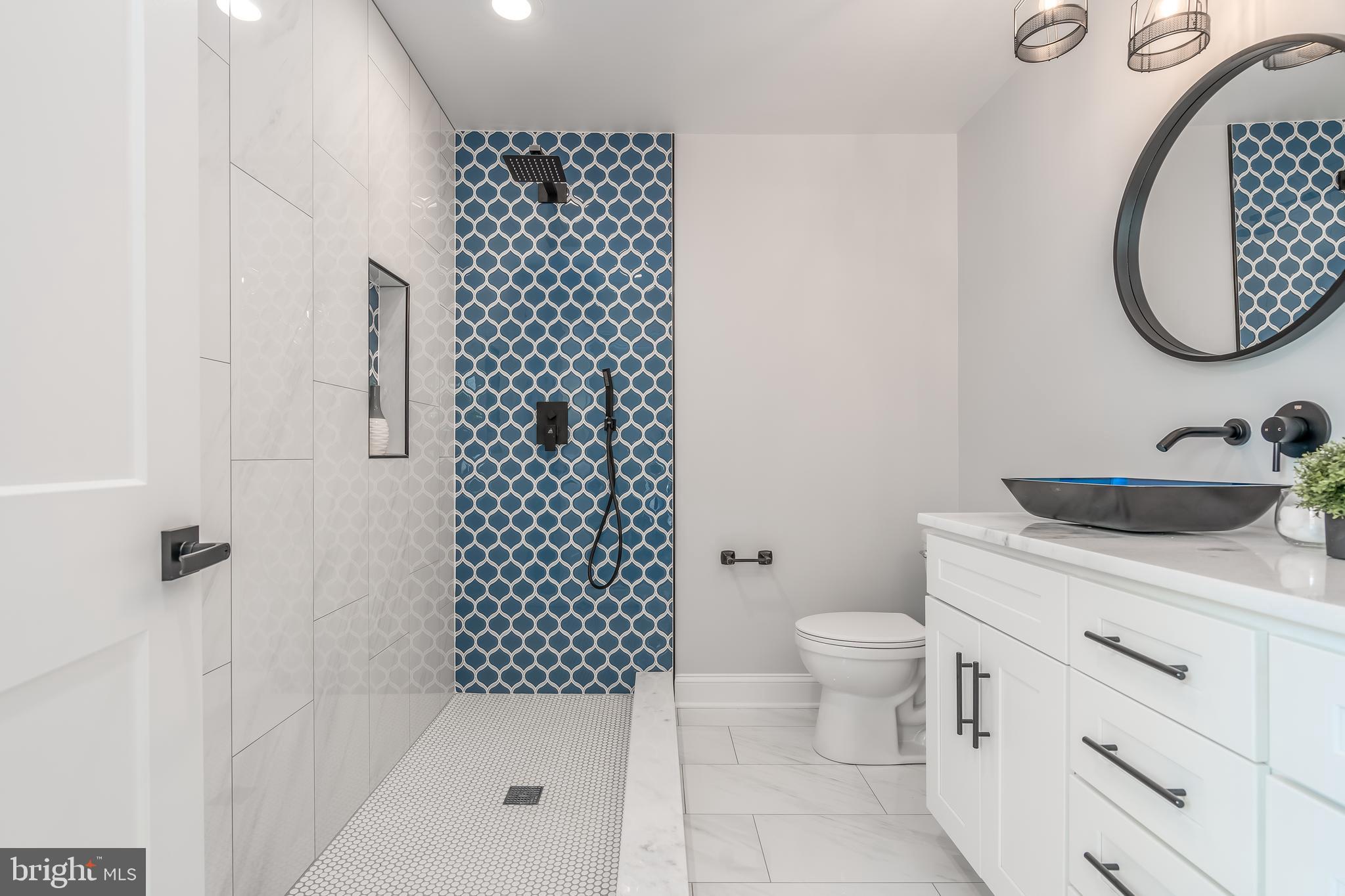 BUCKNELL MANOR - Residential