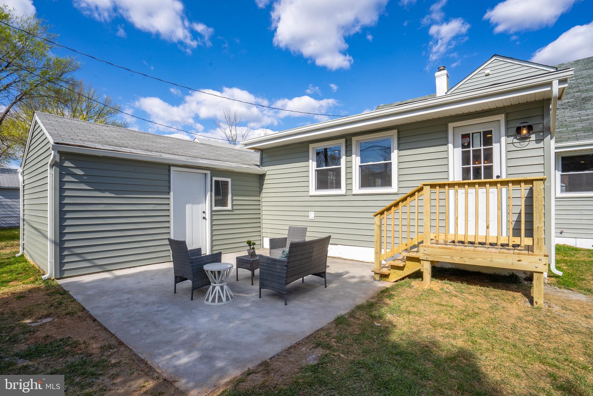 BUCKNELL MANOR - Residential