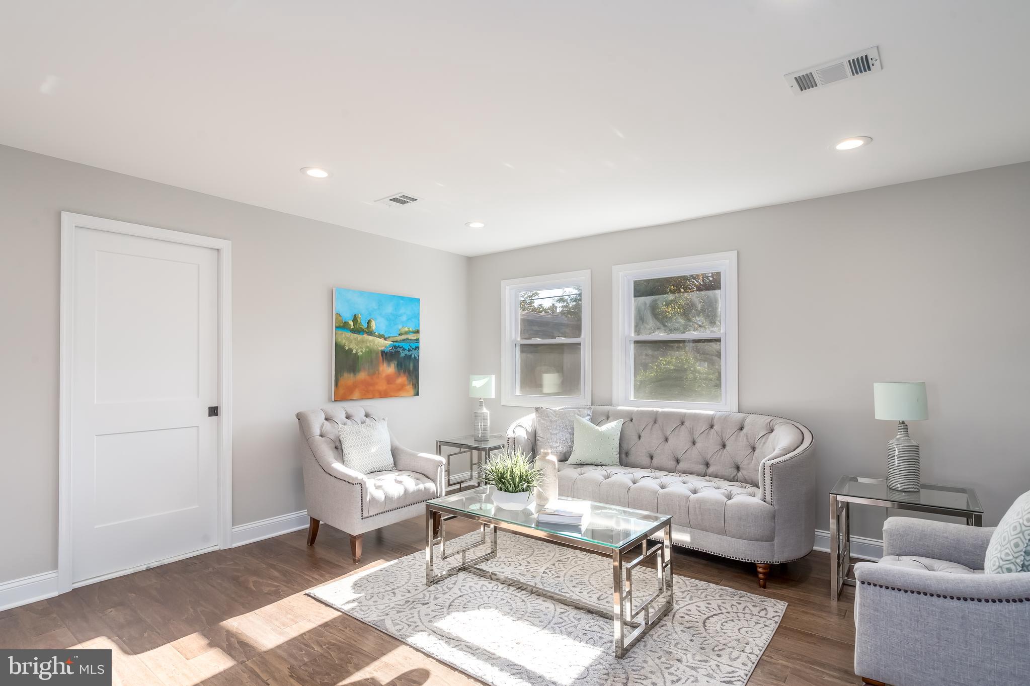 BUCKNELL MANOR - Residential