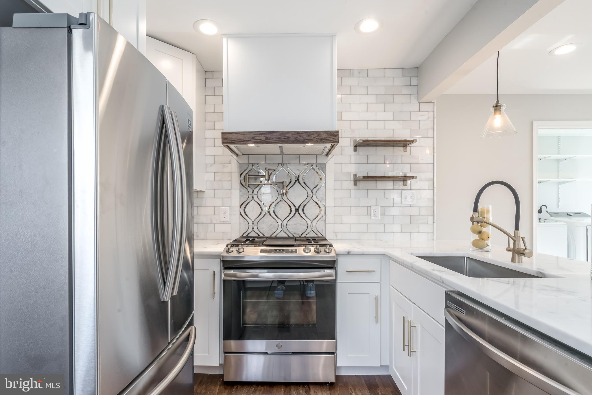 BUCKNELL MANOR - Residential